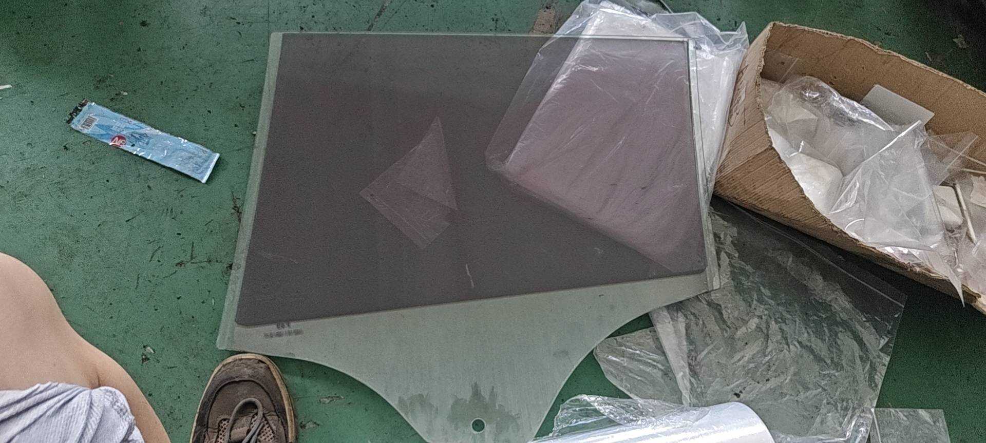 51357352418 后门玻璃(右)