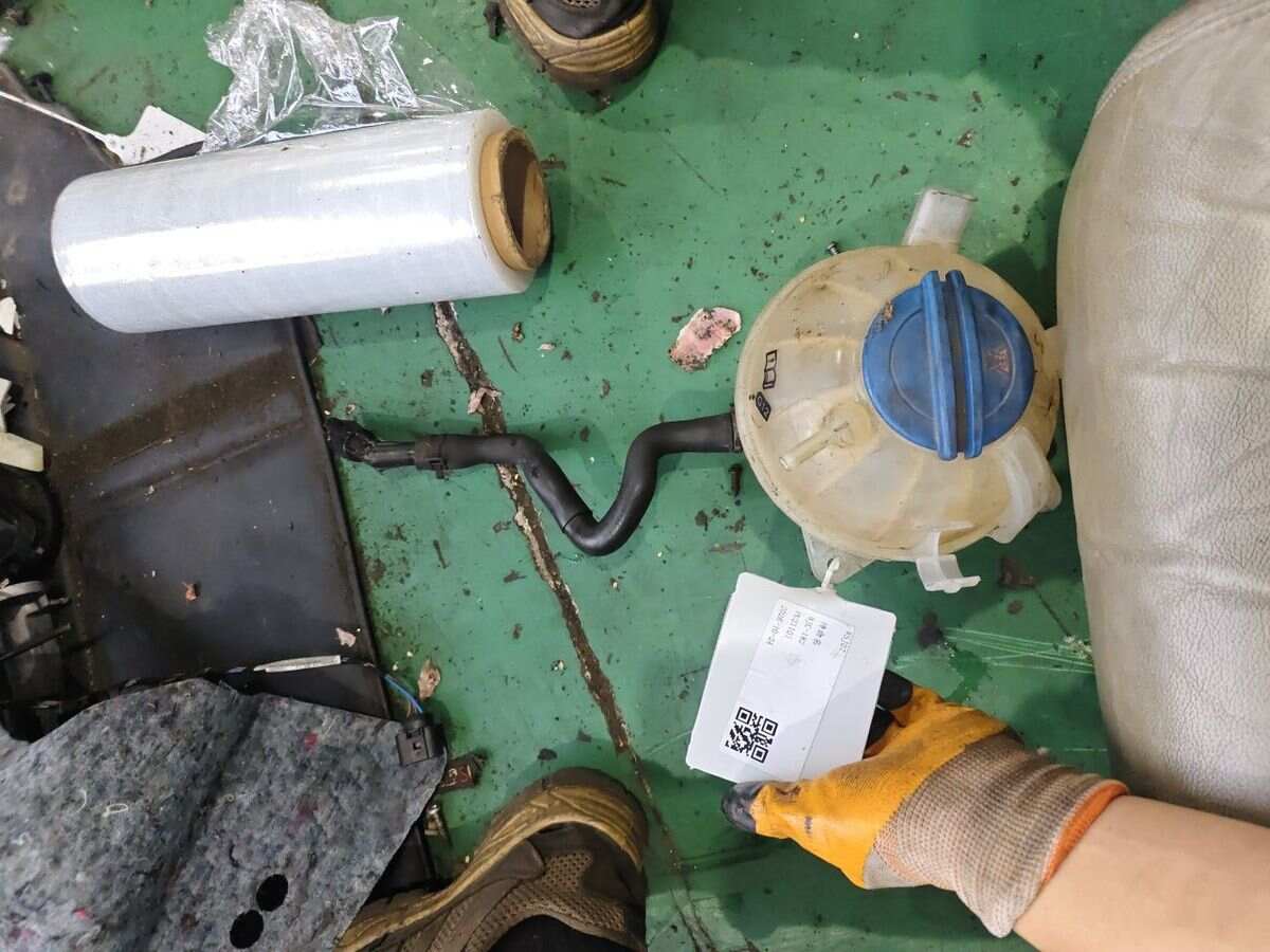 1K0121407A Radiator Overflow Tank