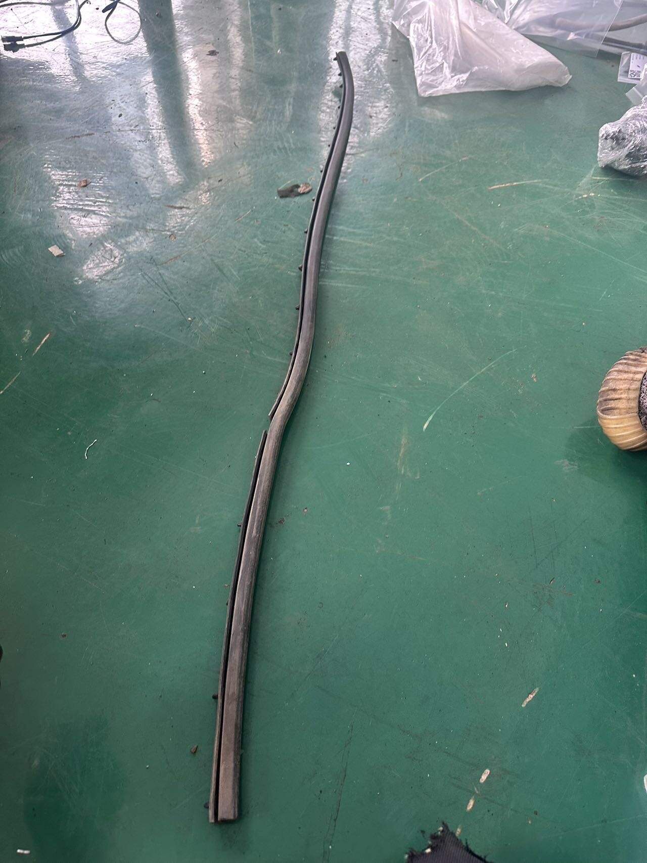 9810151680 后门车身密封胶条(右)