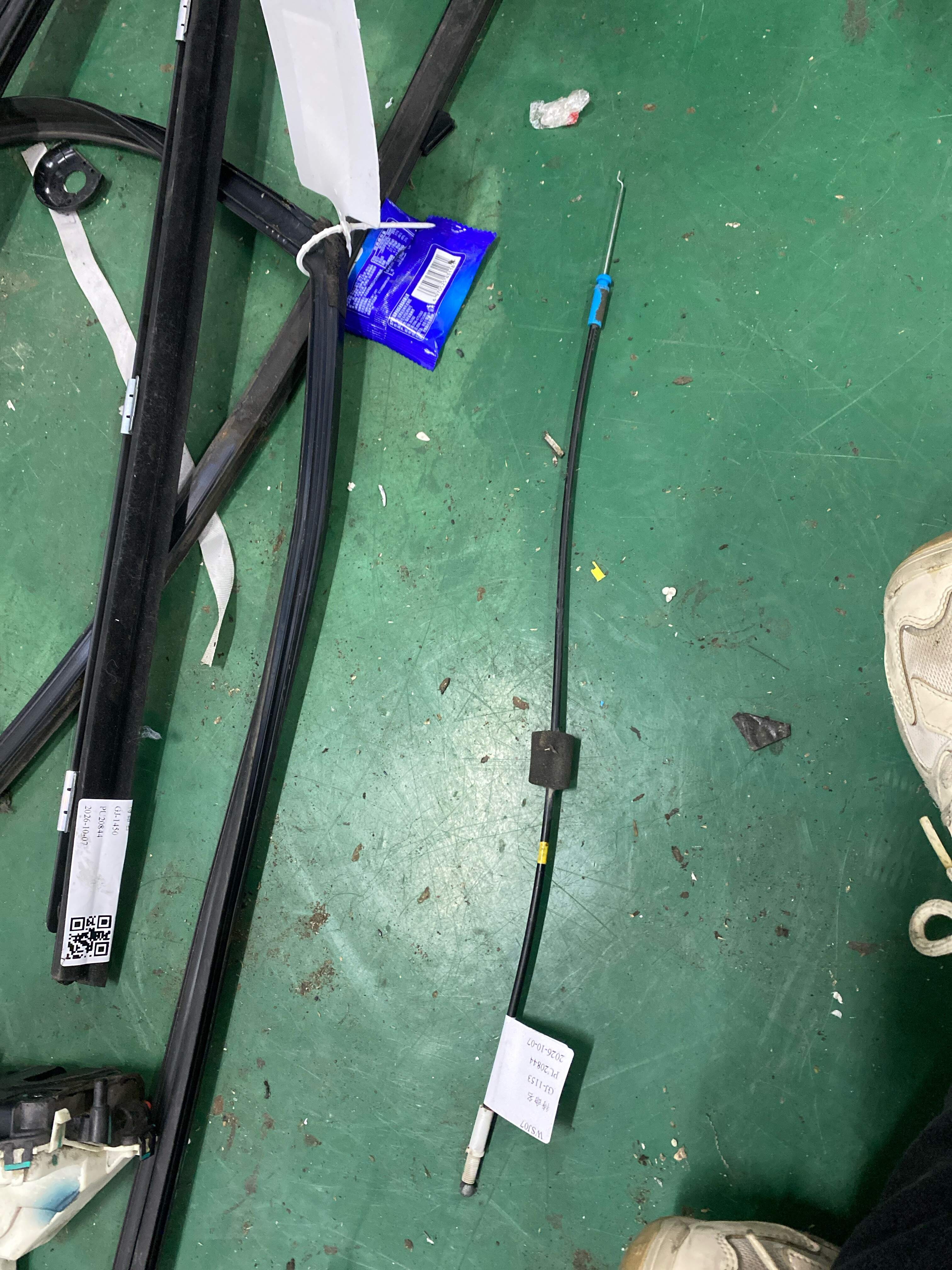 6973060010 后门内拉手开启拉线(右)