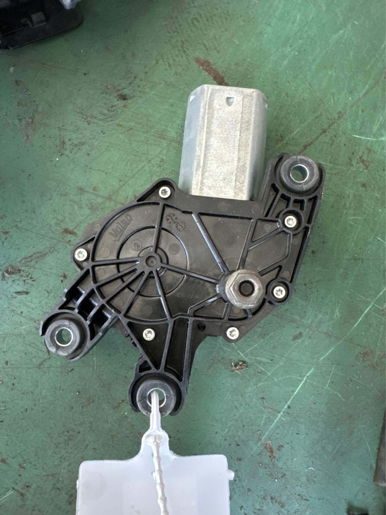 LR024226 Tailgate Wiper Assembly