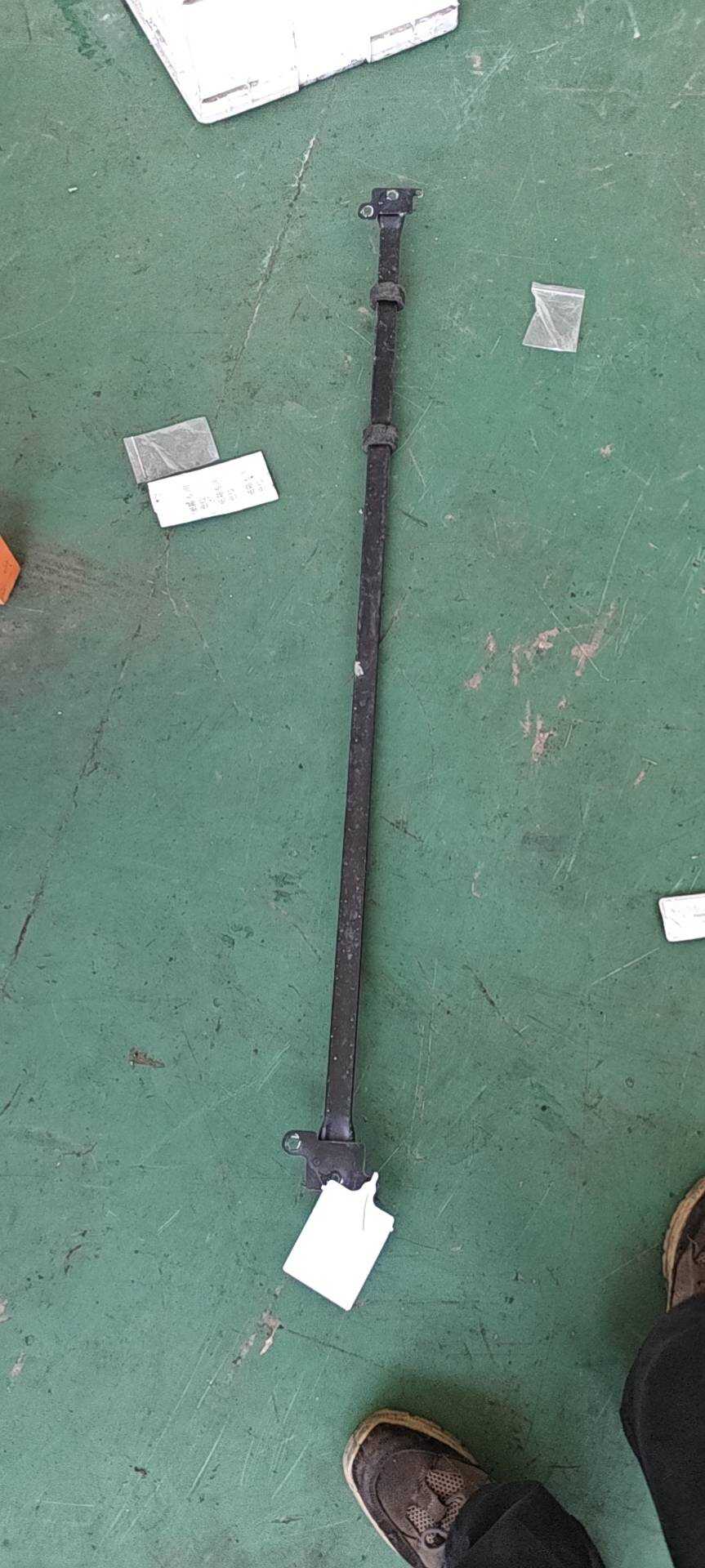 LR034322 Front Wheelhouse Panel Brace