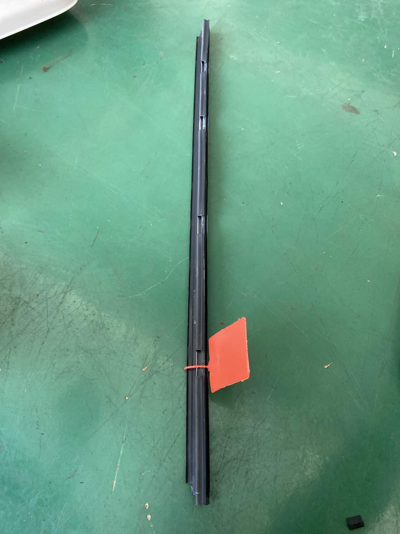 3U5839472A 后门玻璃压条(右内)