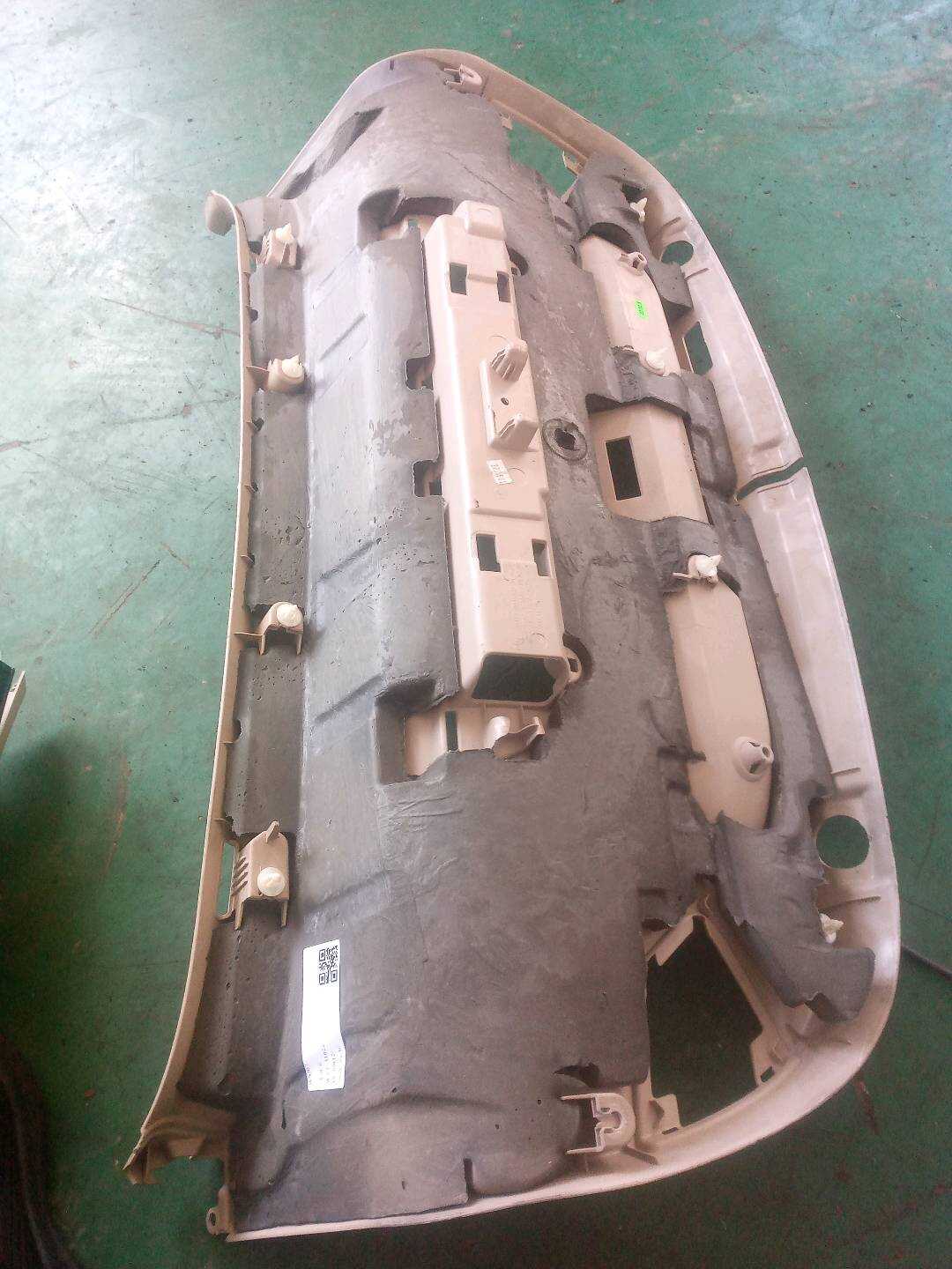 51497365859 尾盖内饰板