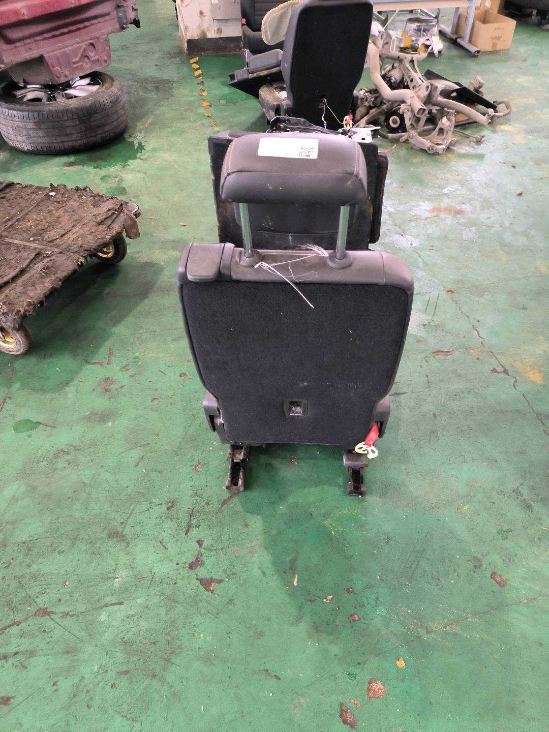 5TD883775B 后座椅（左）