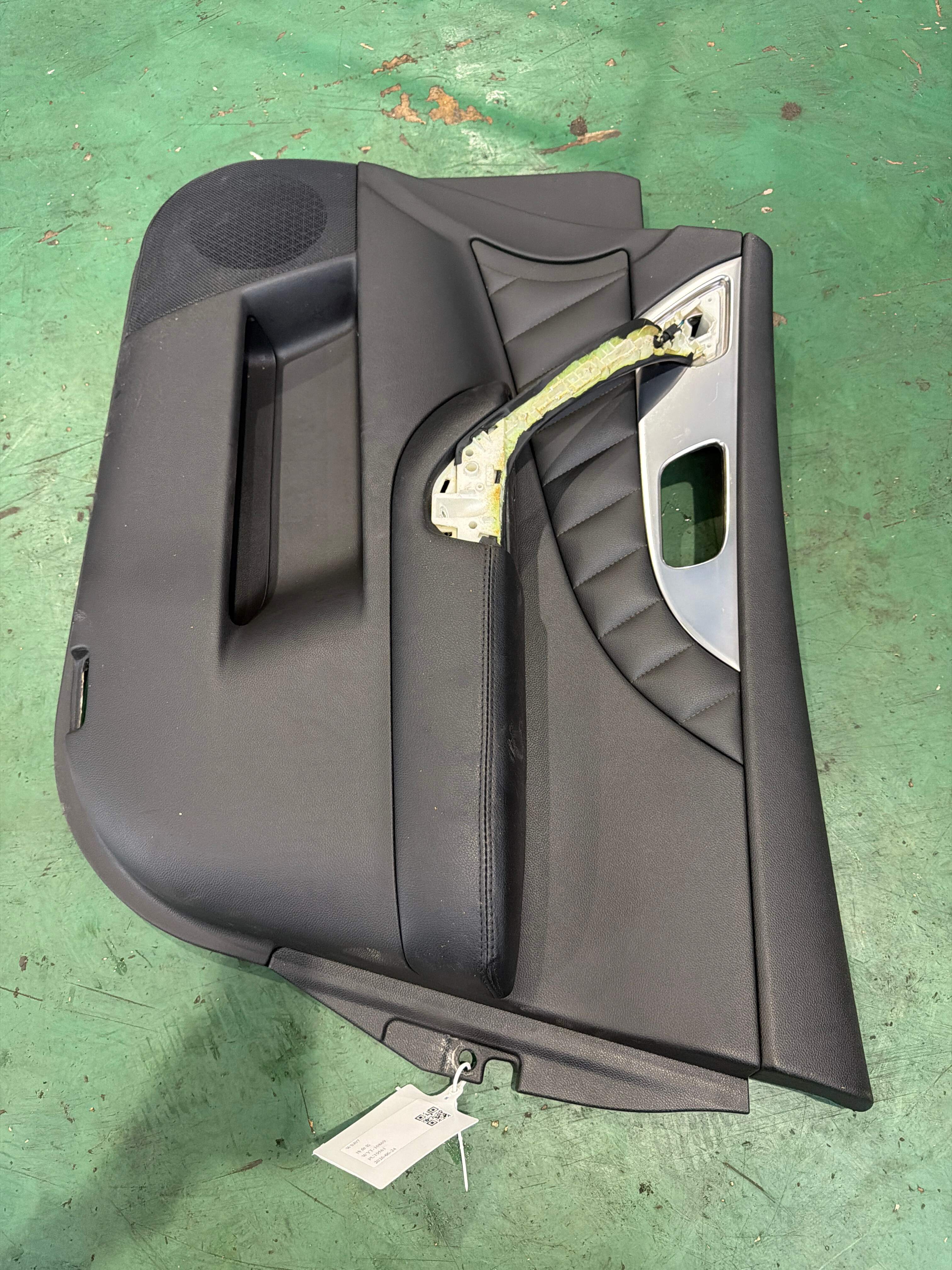 809001CJ0B Front Door Trim Panel, Right