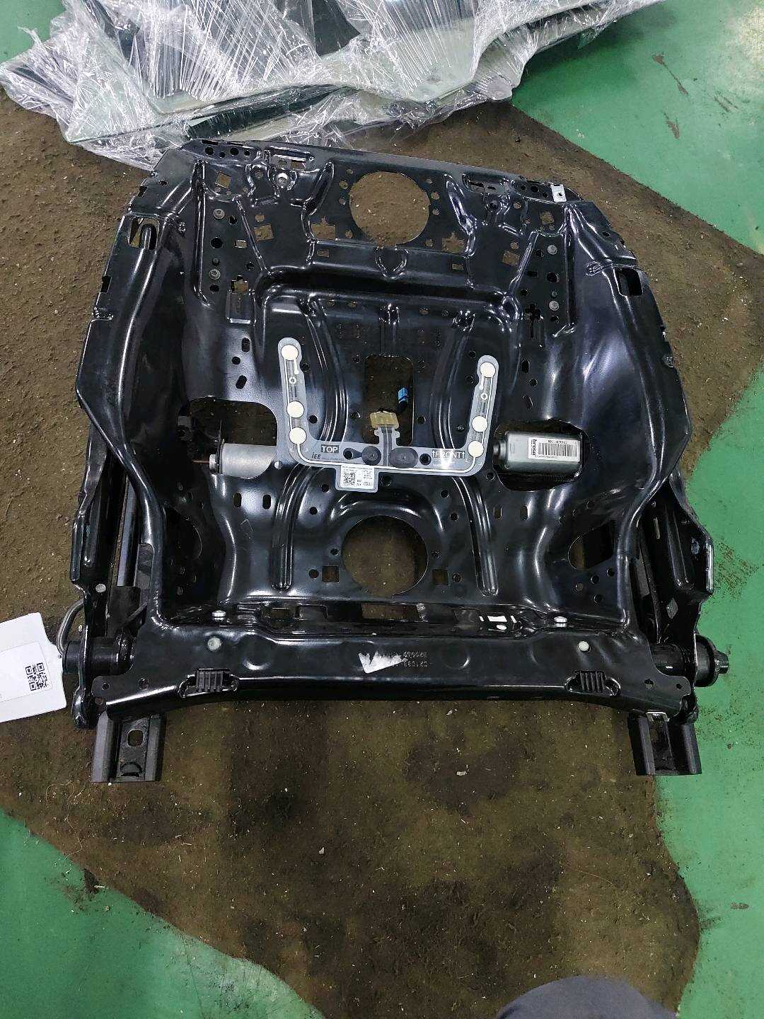 L3TD881106E Passenger Seat Base Frame