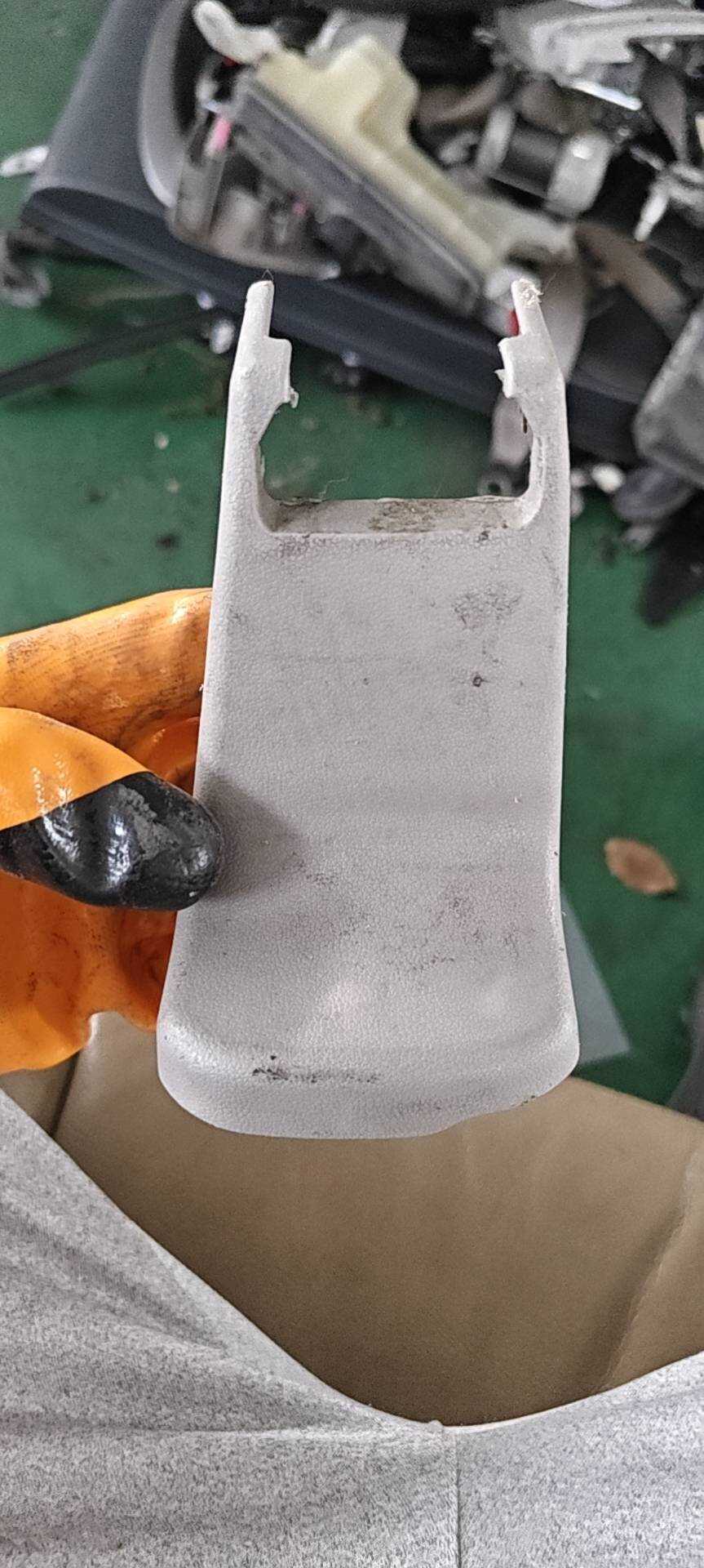 721280R030B0 前排左侧座椅内滑轨支架盖