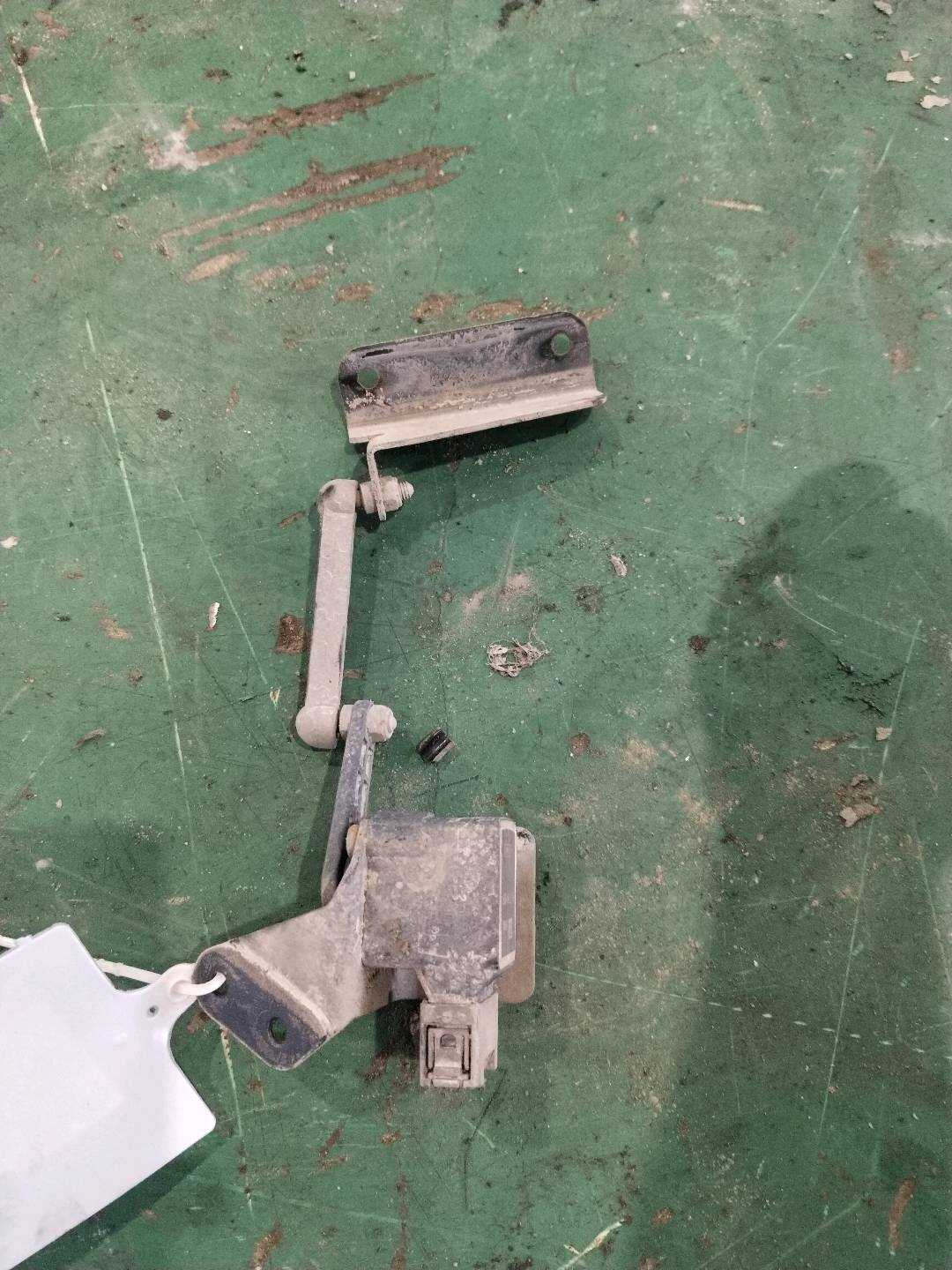 37146853759 车身高度传感器（右）