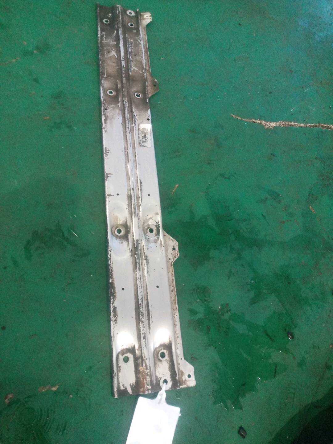 51718499413 变速器传动轴盖板支架（后）