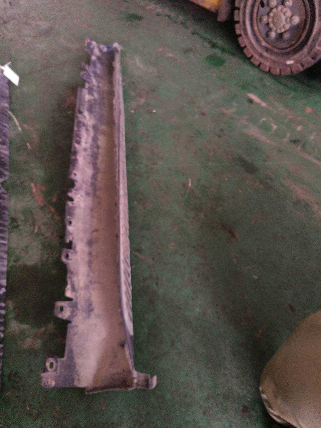 51777319854 底大边(右)
