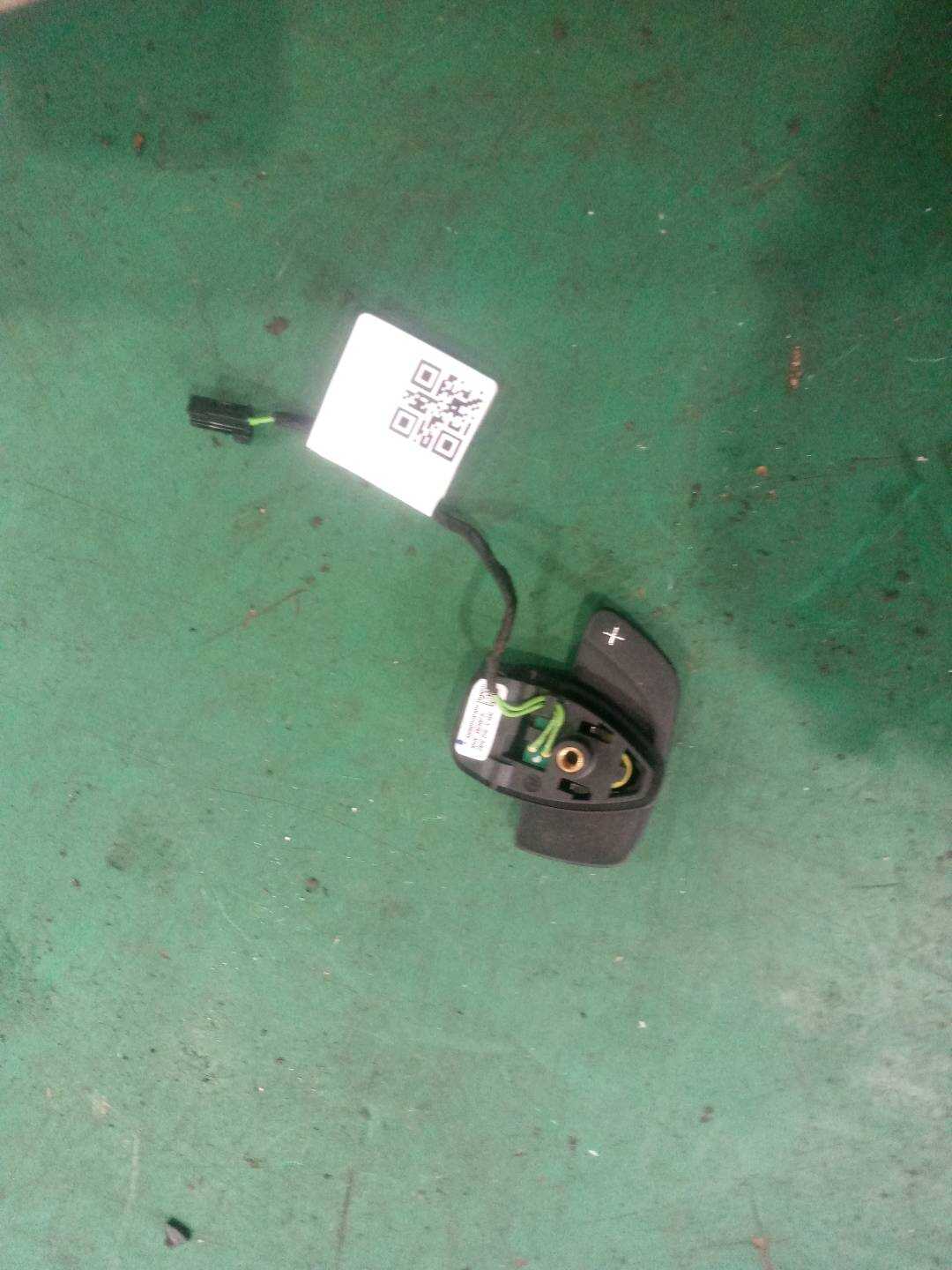A09990511009107 Steering Wheel Shift Paddle, Right