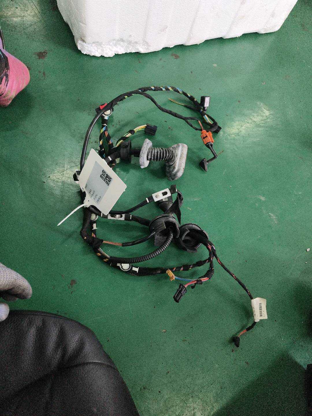 L4FD971687 后门线束(右)