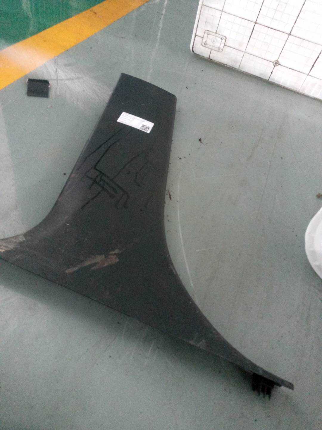 51432993513 B柱内衬(左下)