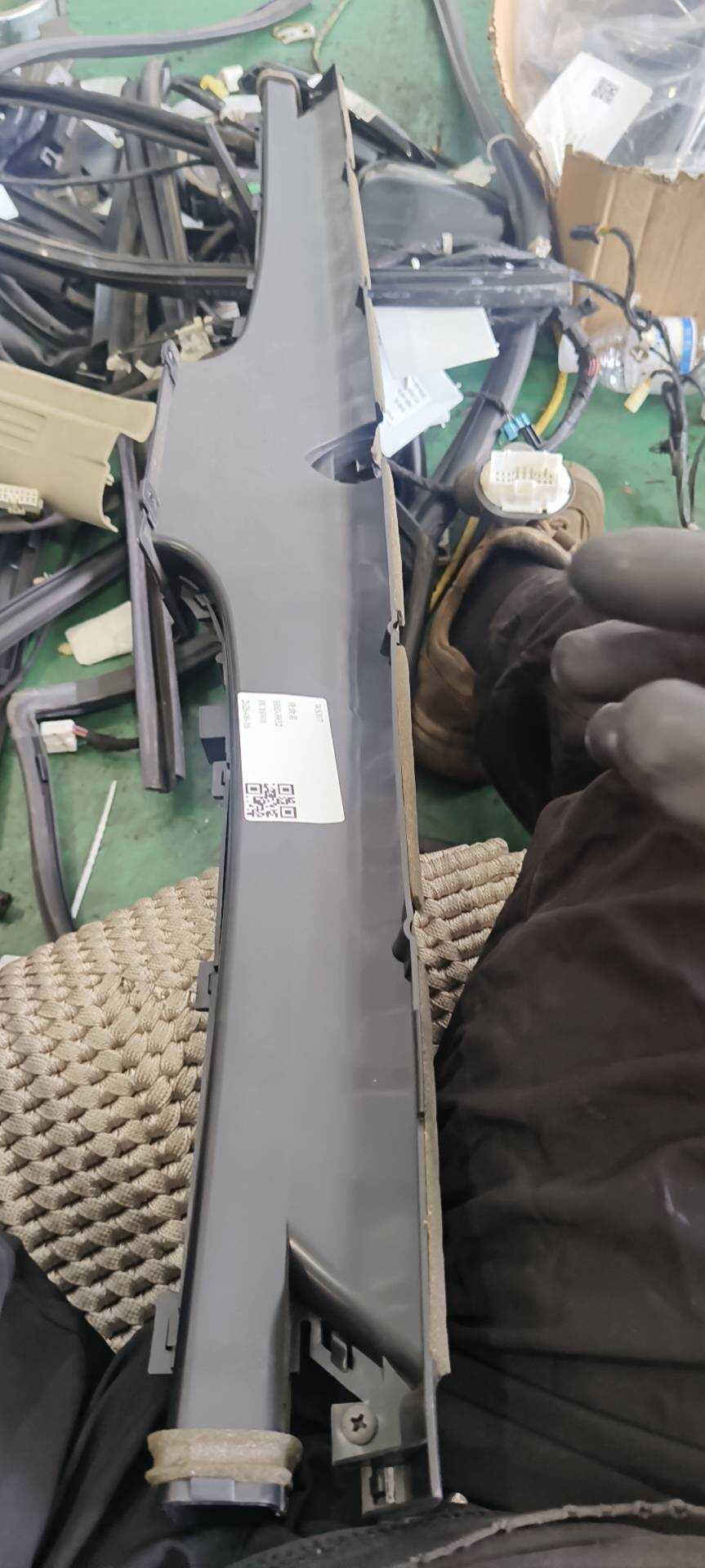 5497653 Instrument Storage Box Bolt, Instrument Panel Ashtray Bolt, Air Distributor Duct Bolt, Windshield Defroster Outlet