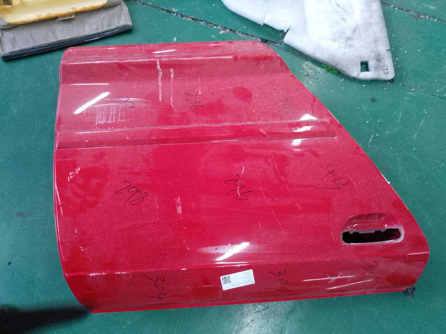 8P4833052A 后门壳(右)