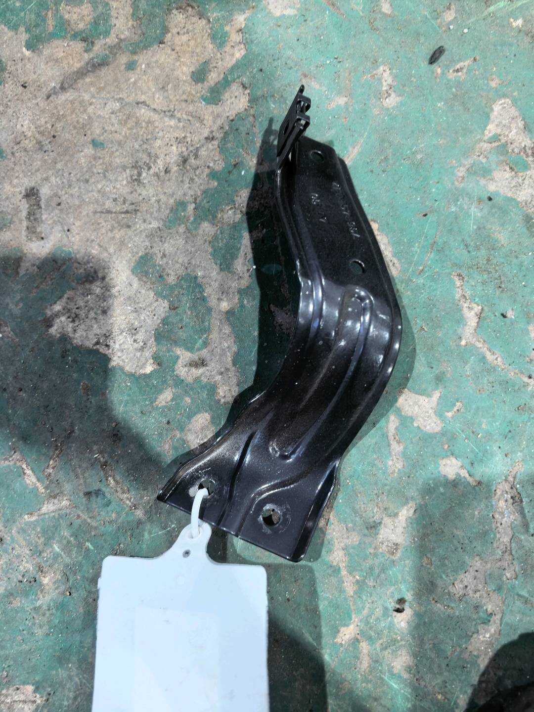 4F0857895A Dashboard Frame Bracket, Left