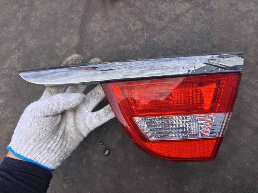 9048431 Inner Tail Light Assembly, Right