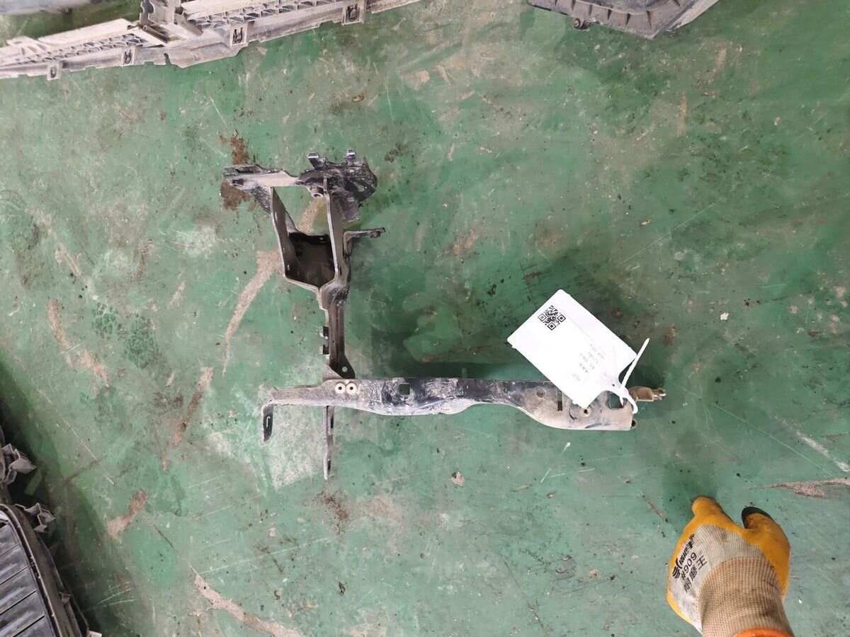 51647449816 Headlight Steel Mounting Bracket, Right