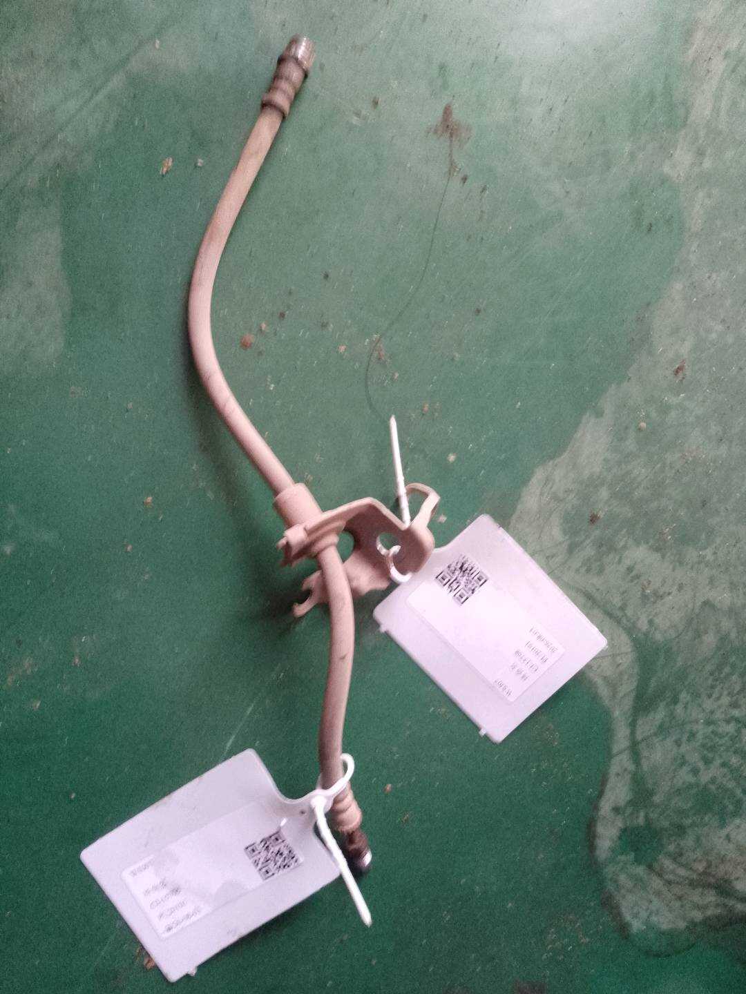 34306895877 前轮边制动软管（右）
