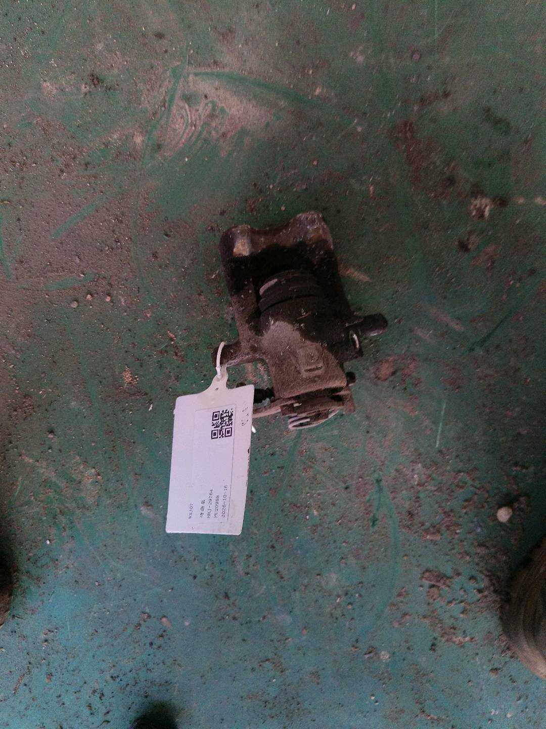 8E0615424D 后制动分泵（右）