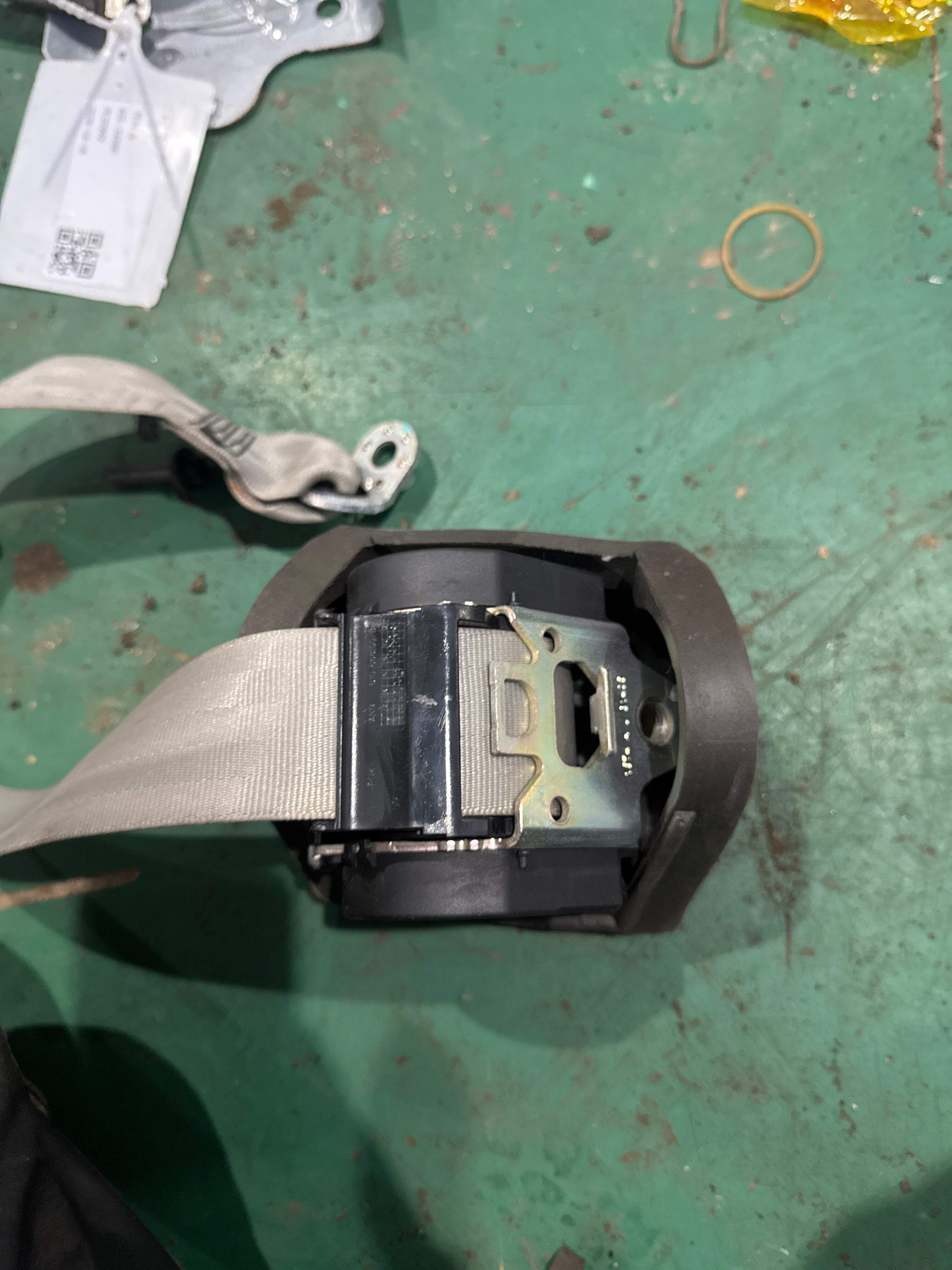 L8KD857805 后座椅侧安全带(右)