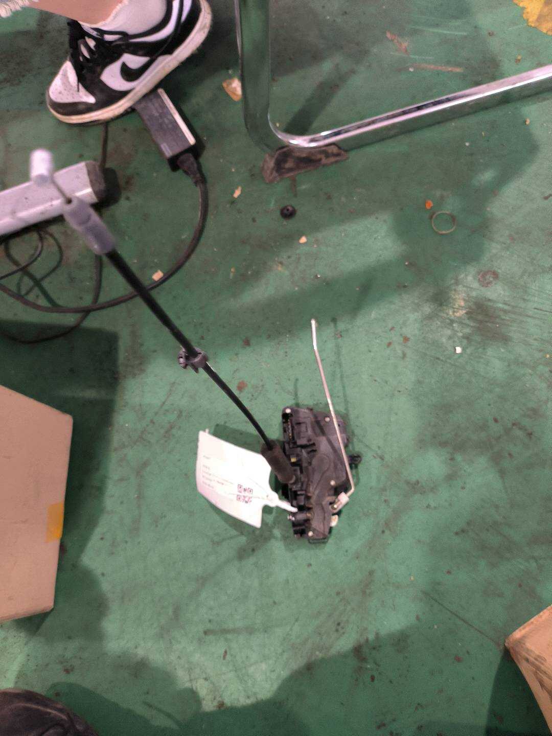 1018060575 Front Left Door Lock Assembly