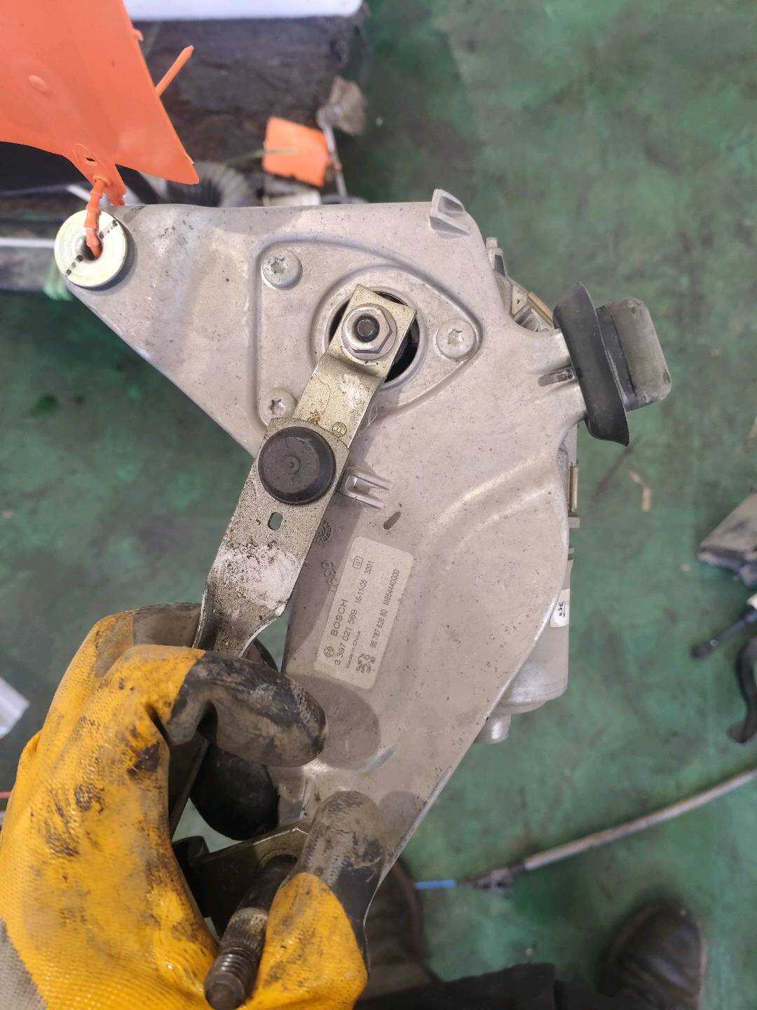 9678762680 Front Windshield Wiper Assembly, Left
