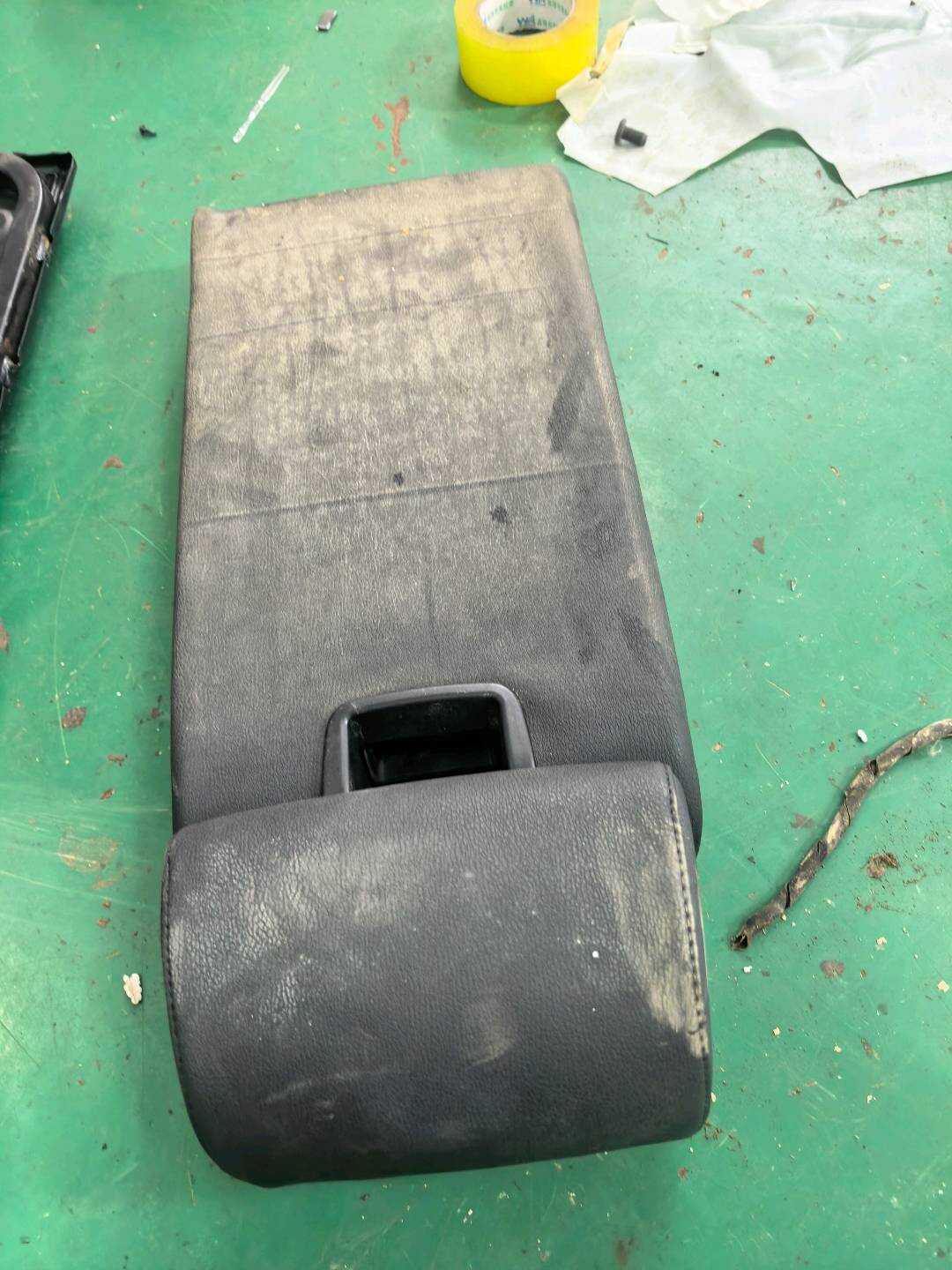 52207171128 后排座椅中央扶手箱