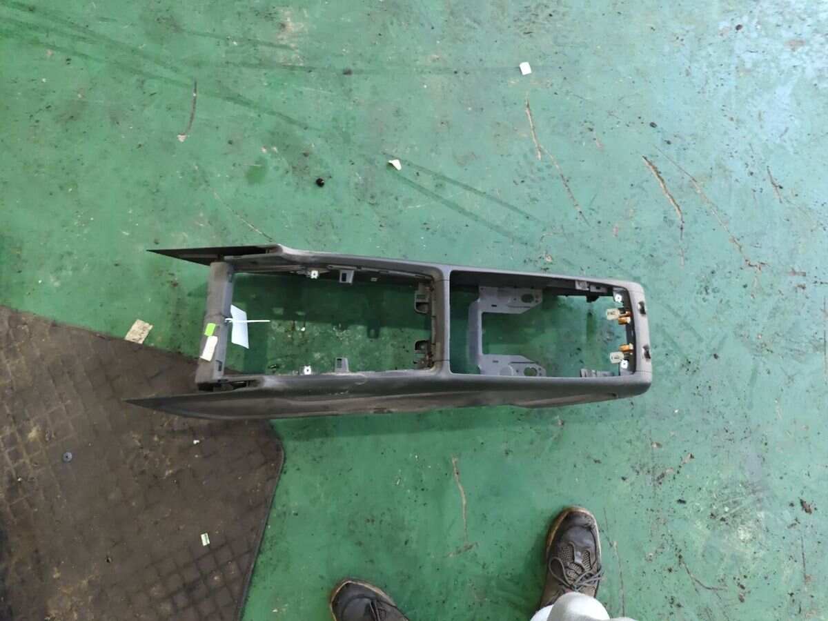 4L1863244C Center Console Housing