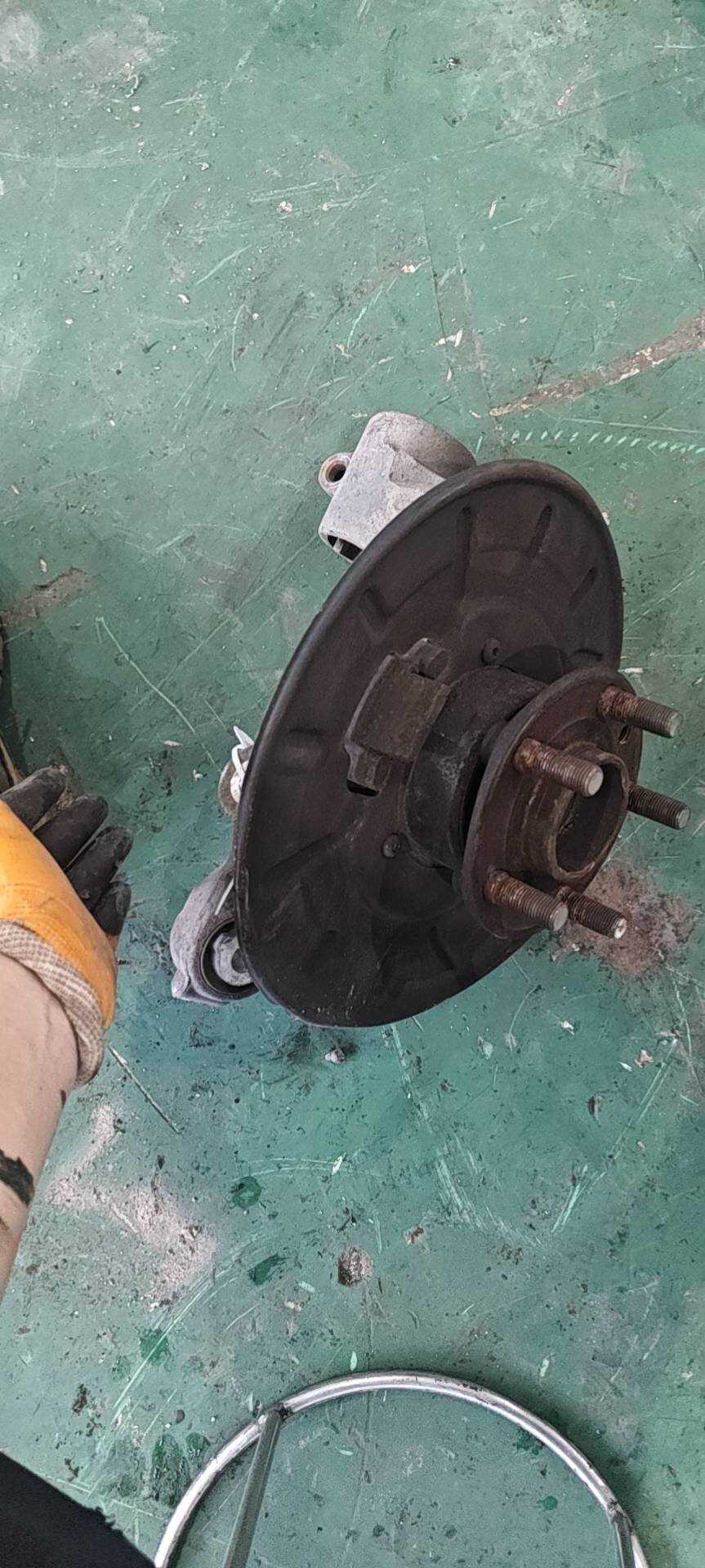 LR006963 Rear Steering Knuckle, Left