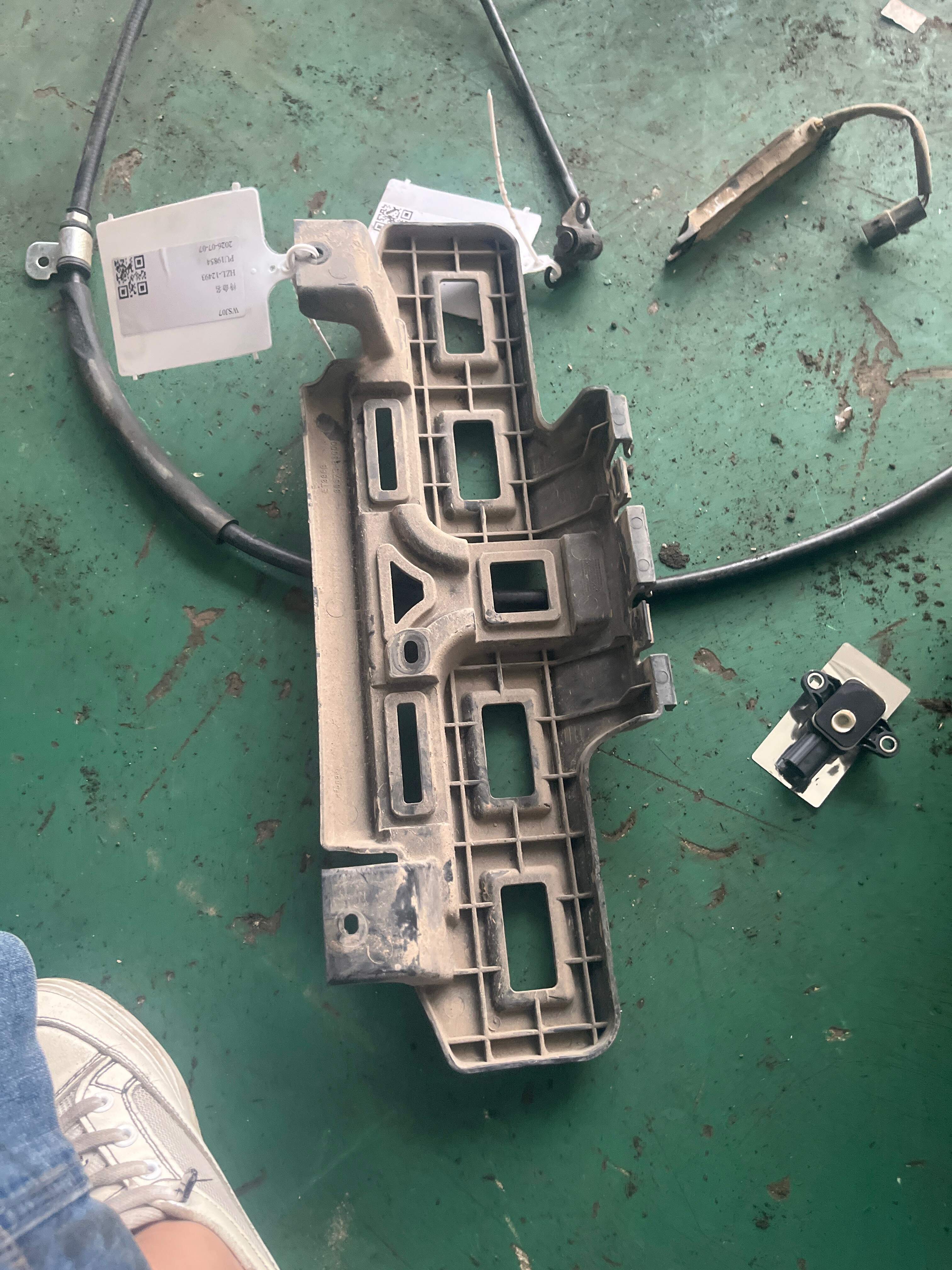 86673B3000 后保险杠支架