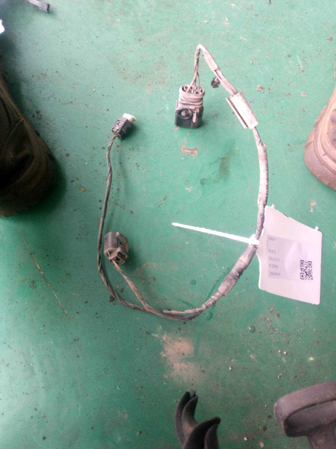 61129184810 导线组 清洗液罐