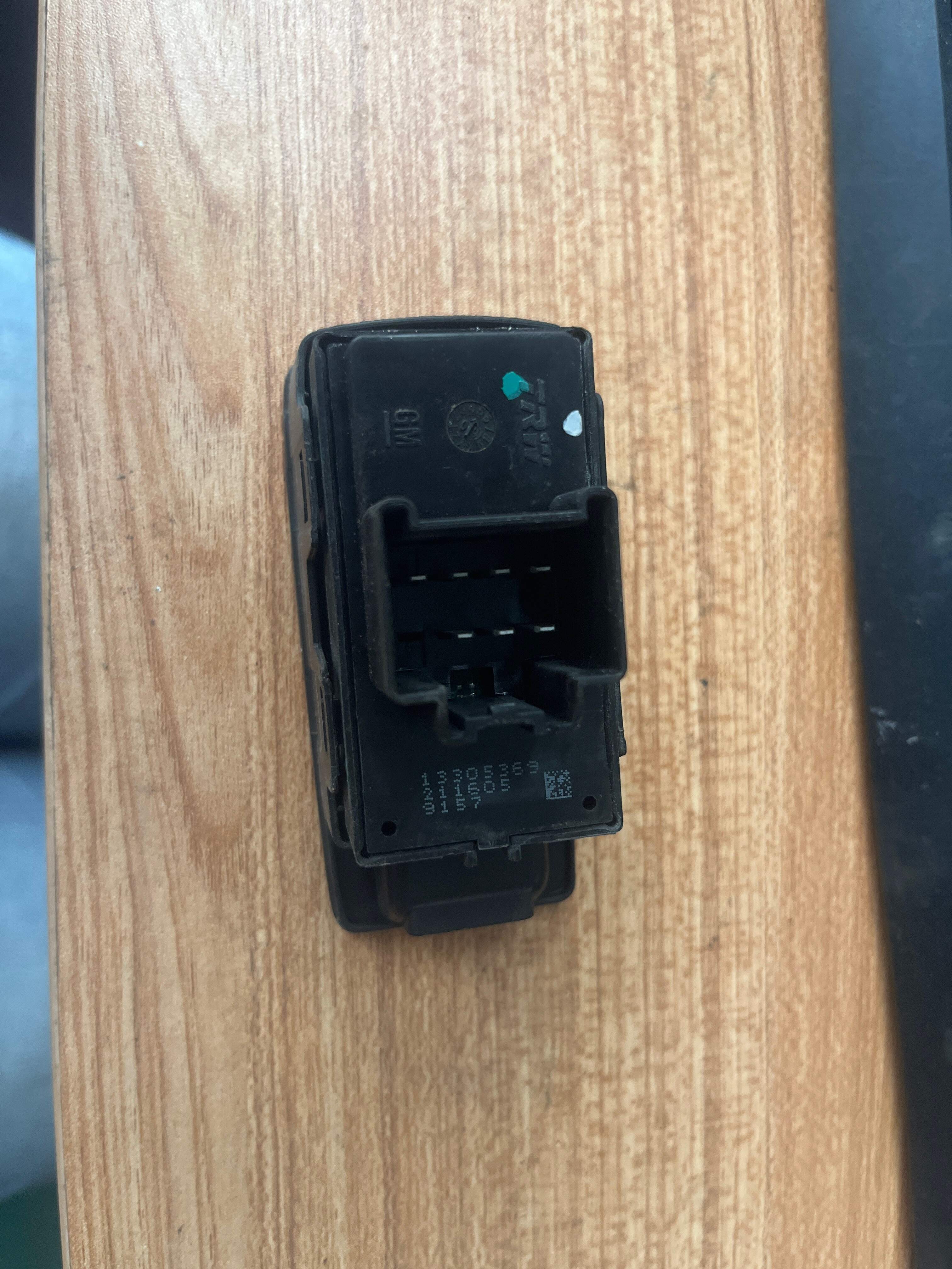 20987819 后门玻璃升降开关(右)