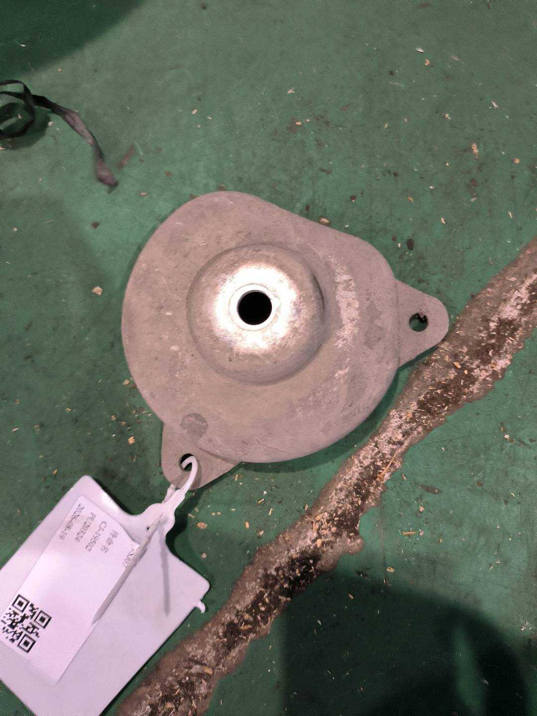 33316793638 后桥支座(右)