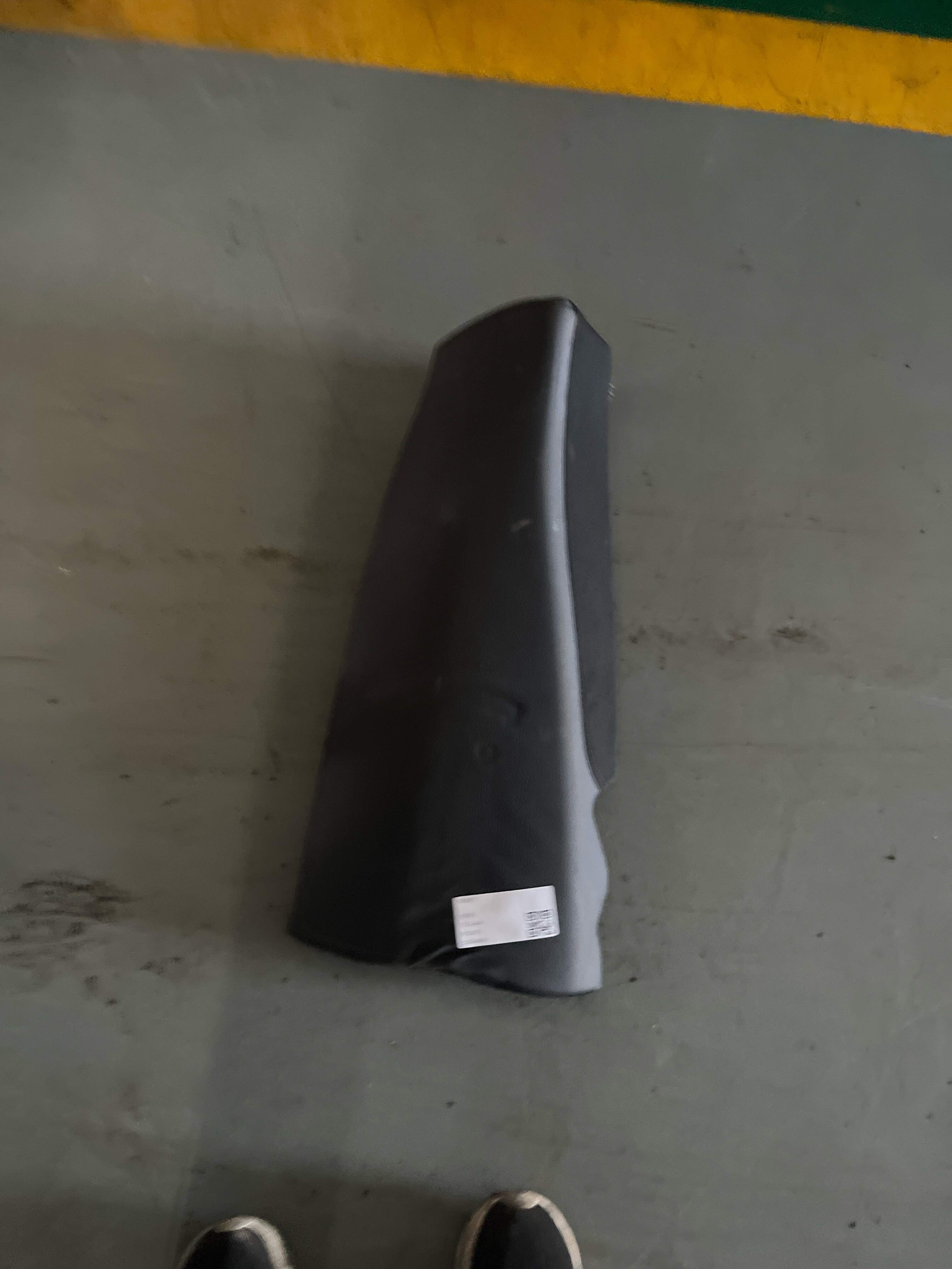 52209495106 后座椅侧靠背(右)
