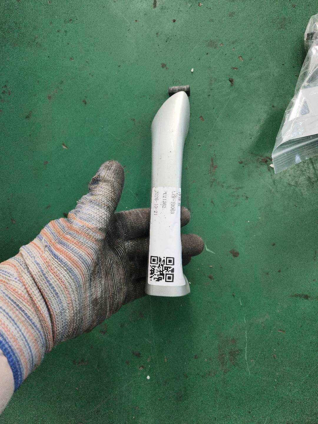 A16976600029761 前门外拉手（右）