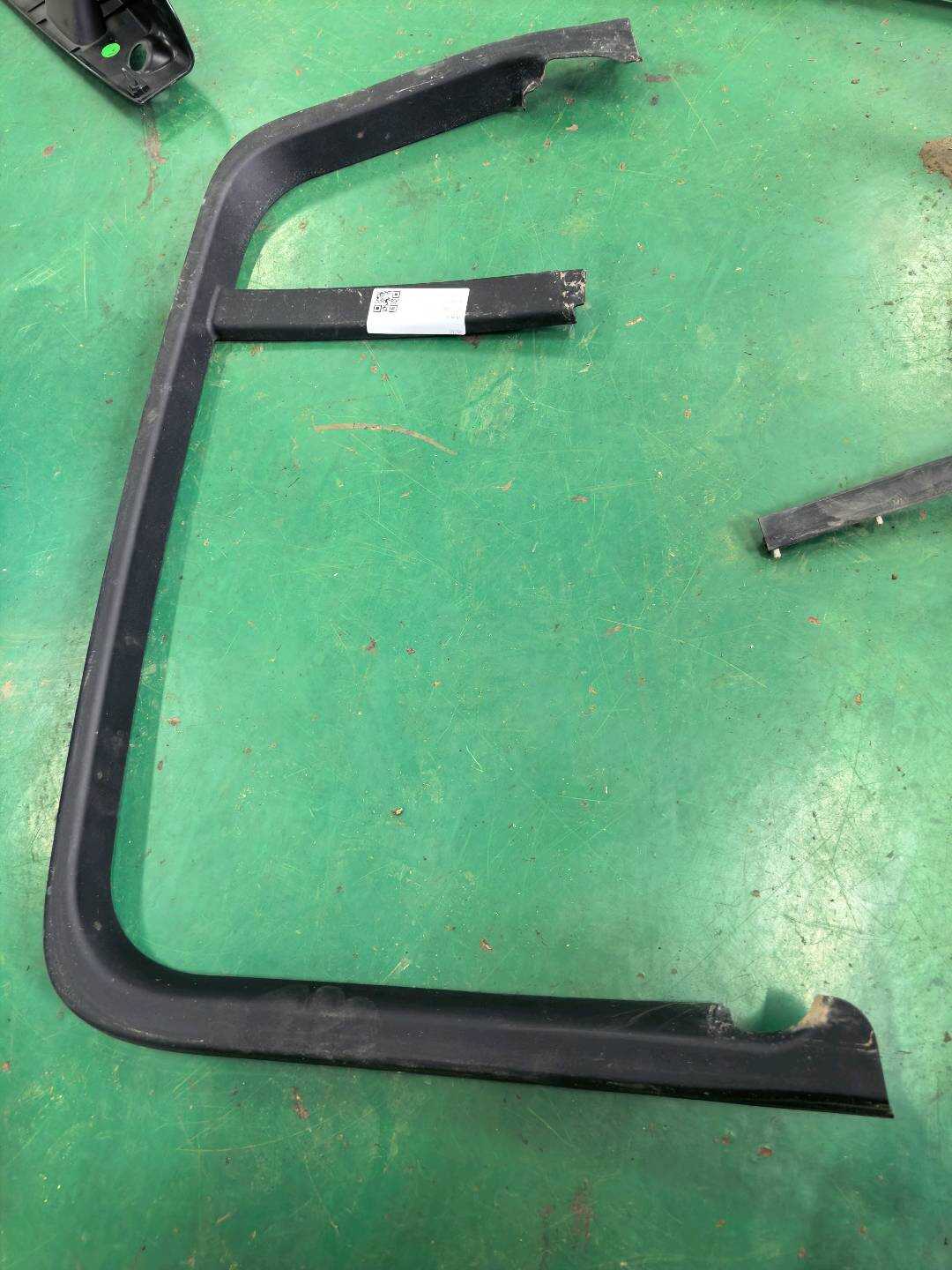 51357339582 盖板 窗框 后车门 右
