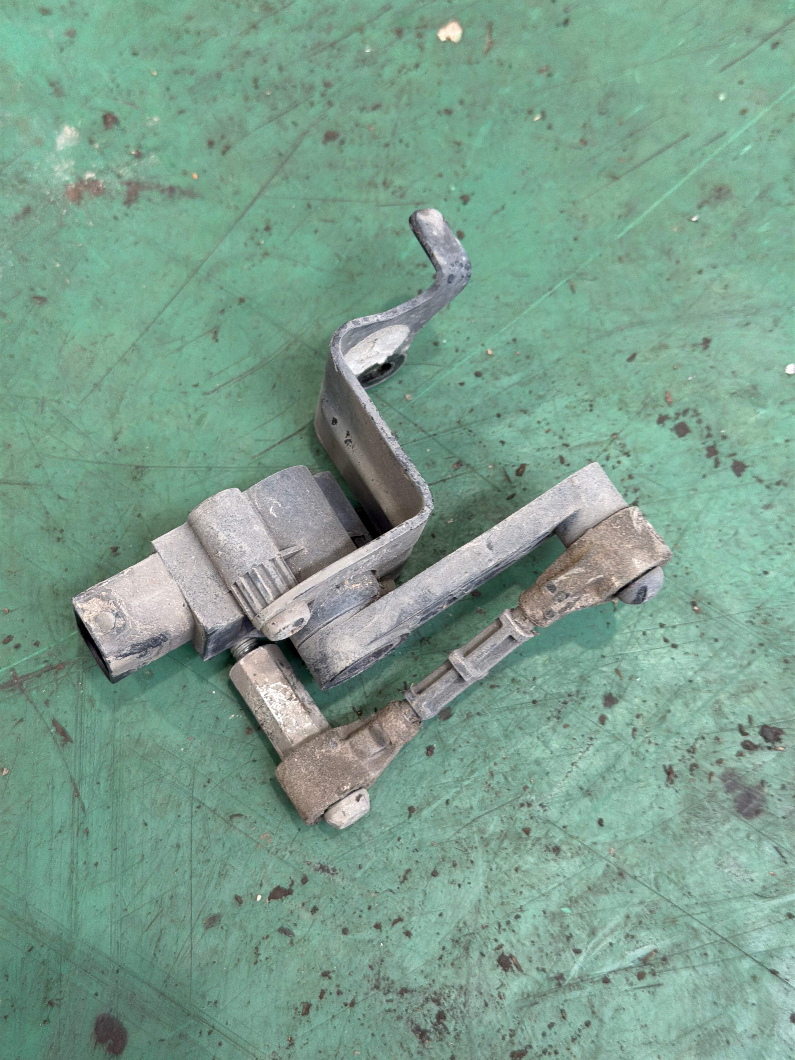 T4N1104 Vehicle Height Sensor, Front Left