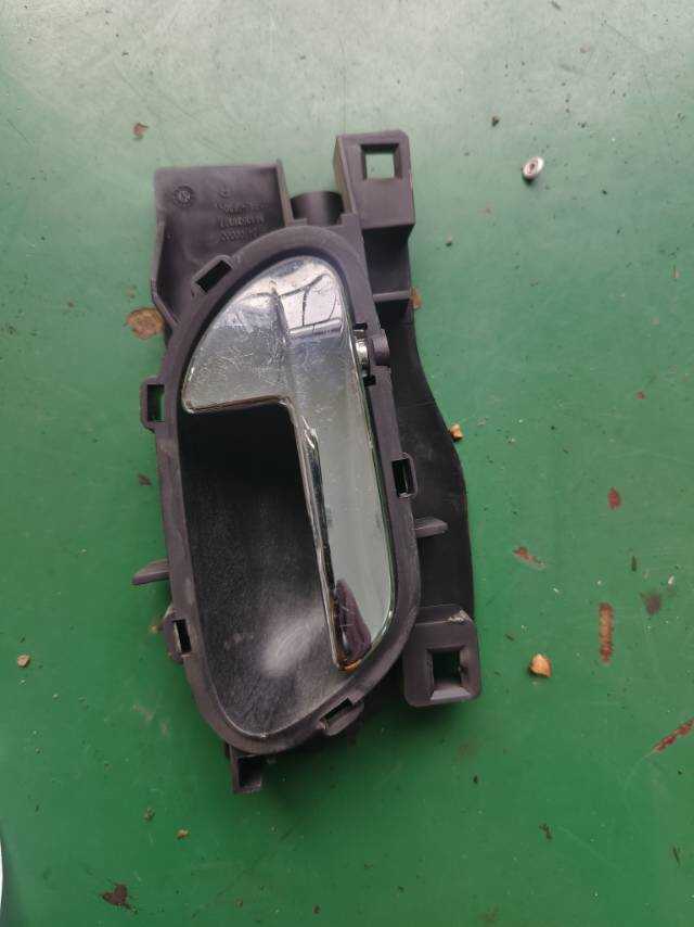 914493 Front Door Inner Handle, Right