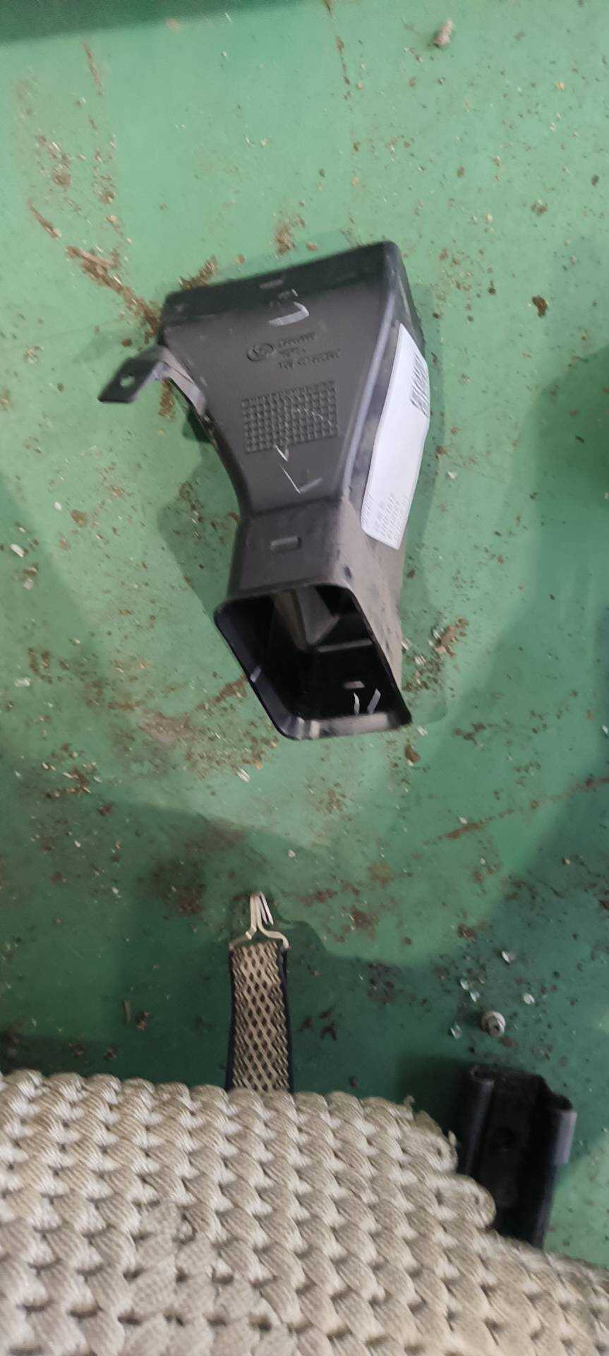 23340990 Center Console Rear Air Duct