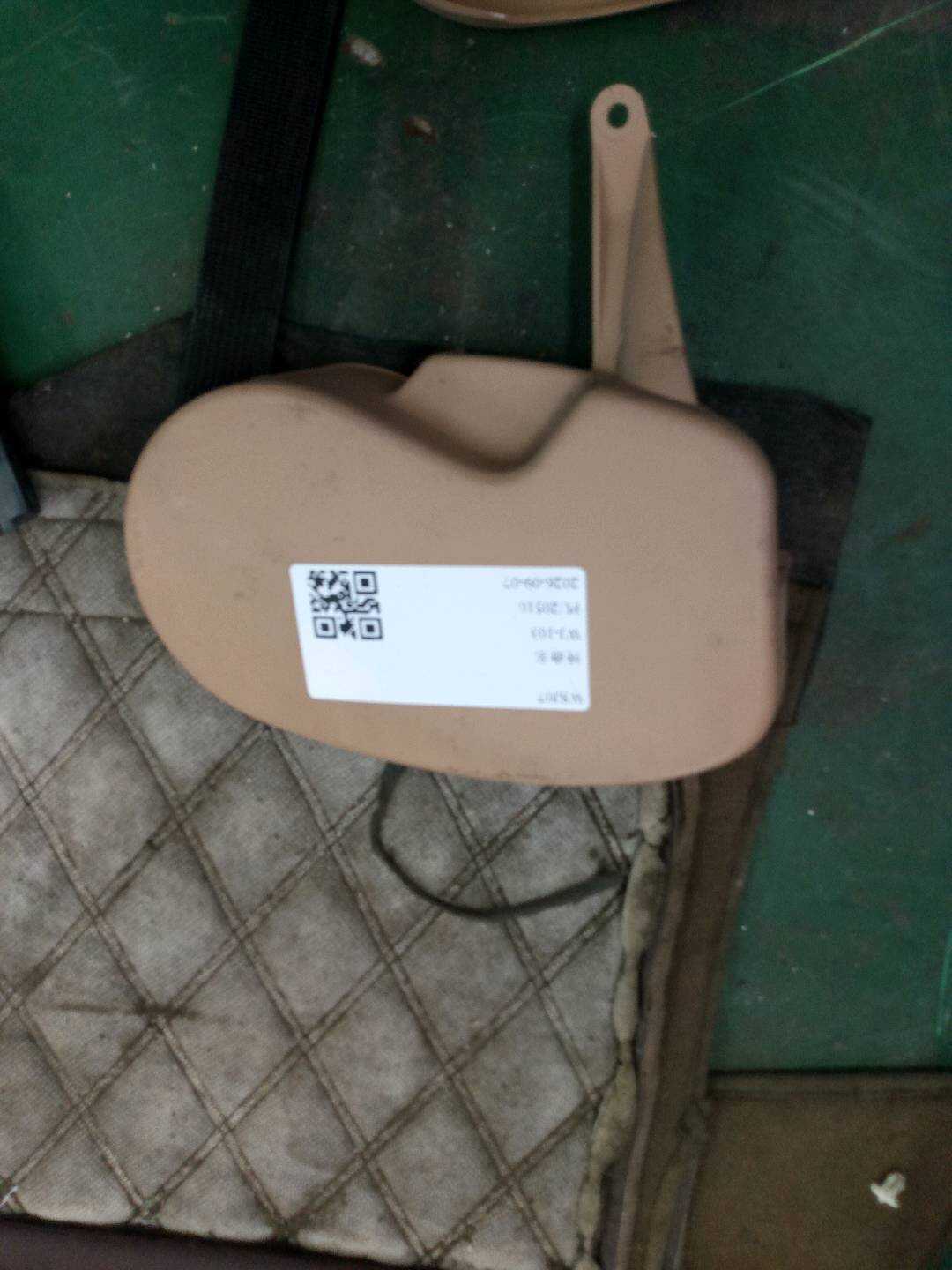97052131700 安装部件内部装饰罩(左)