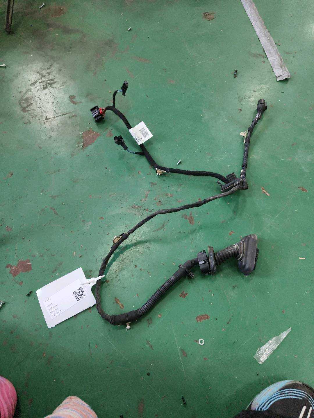 8P4971687T 后门线束（右）