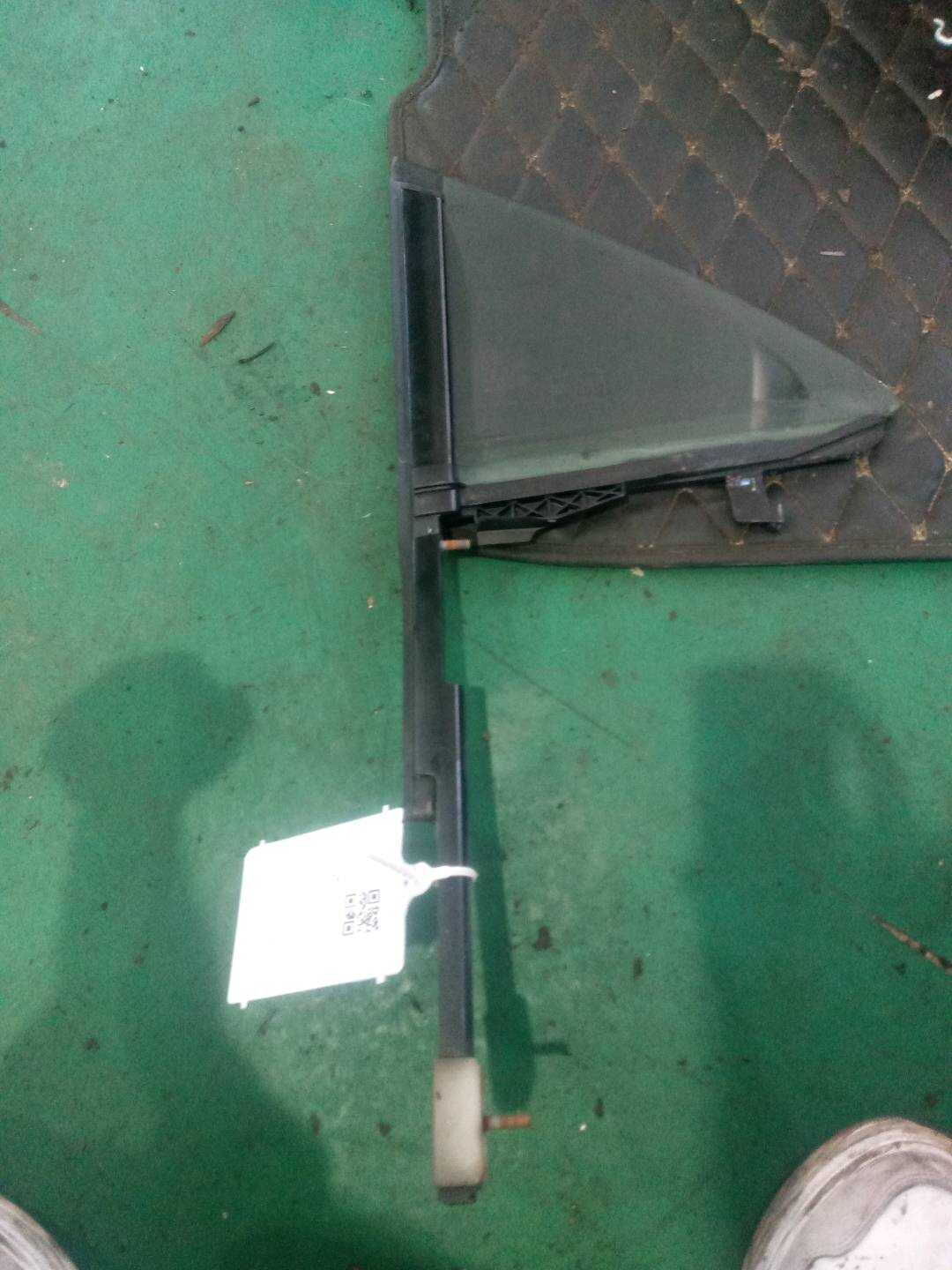 A1177300218 后门三角窗玻璃(右)