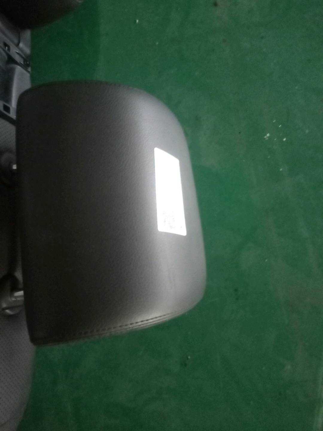 7P6885900FYAF 后座椅头枕(中)