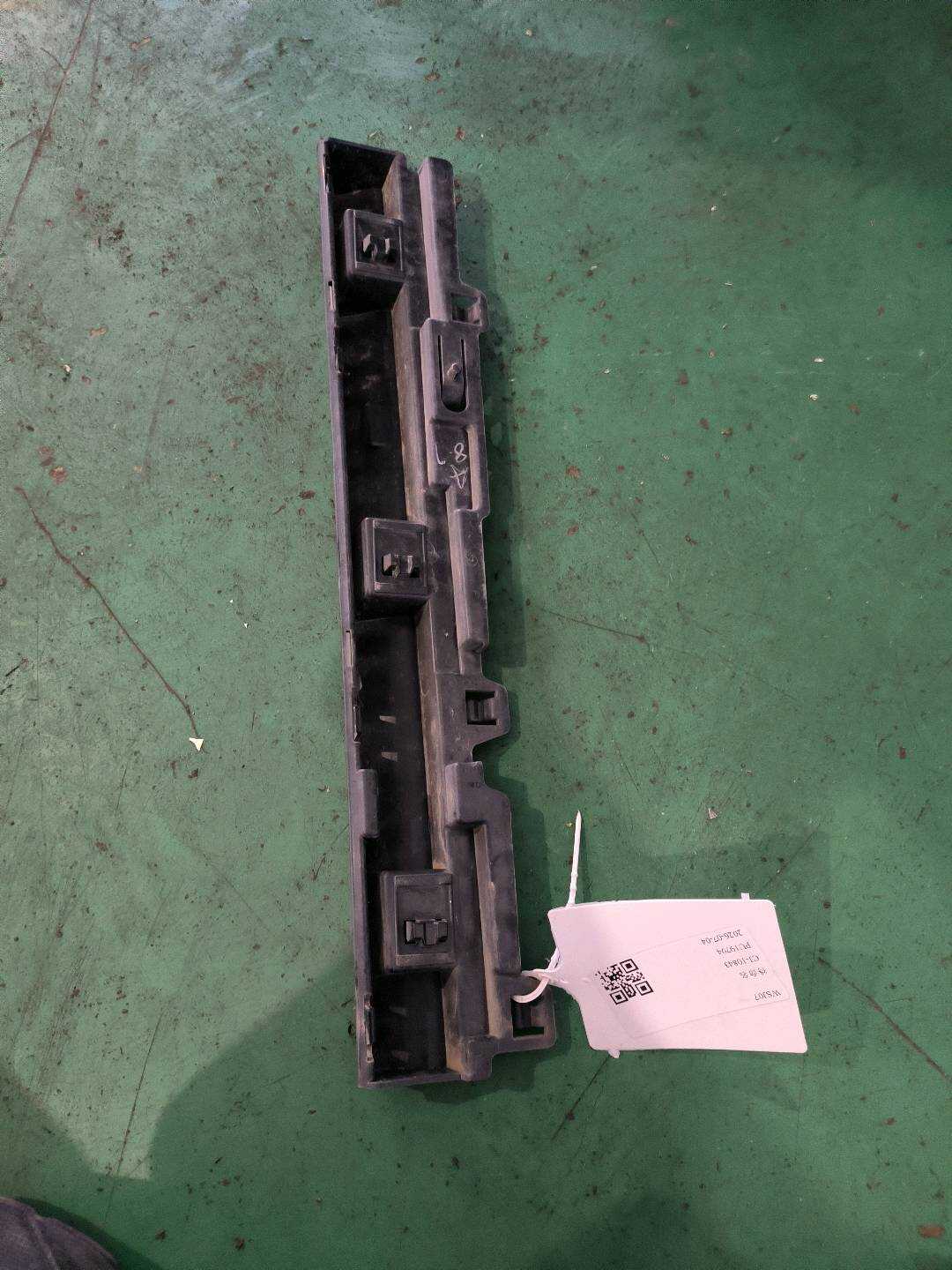 51777256916 底大边支架(右前)