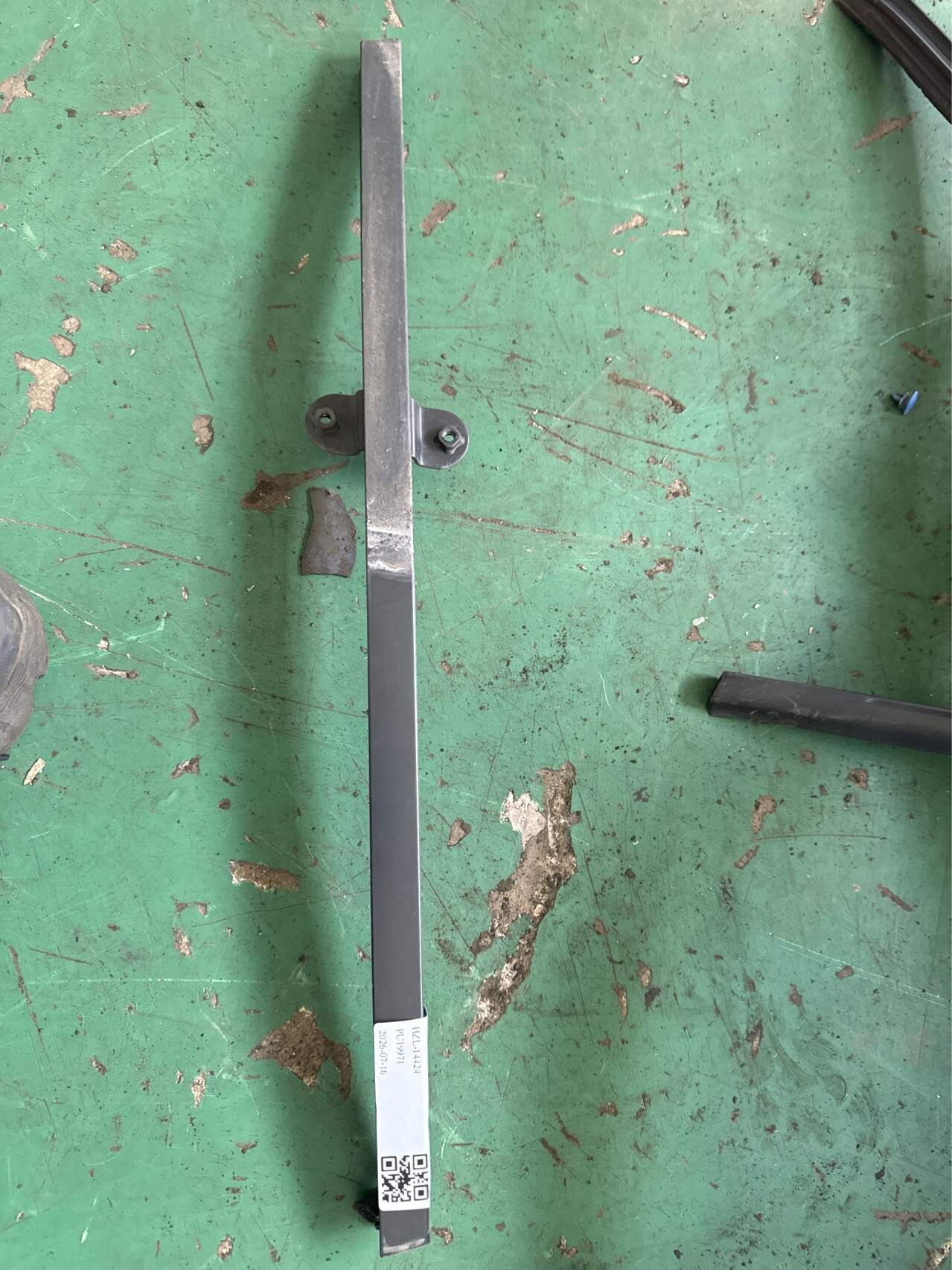 95096751 Rear Door Window Guide Rail, Right