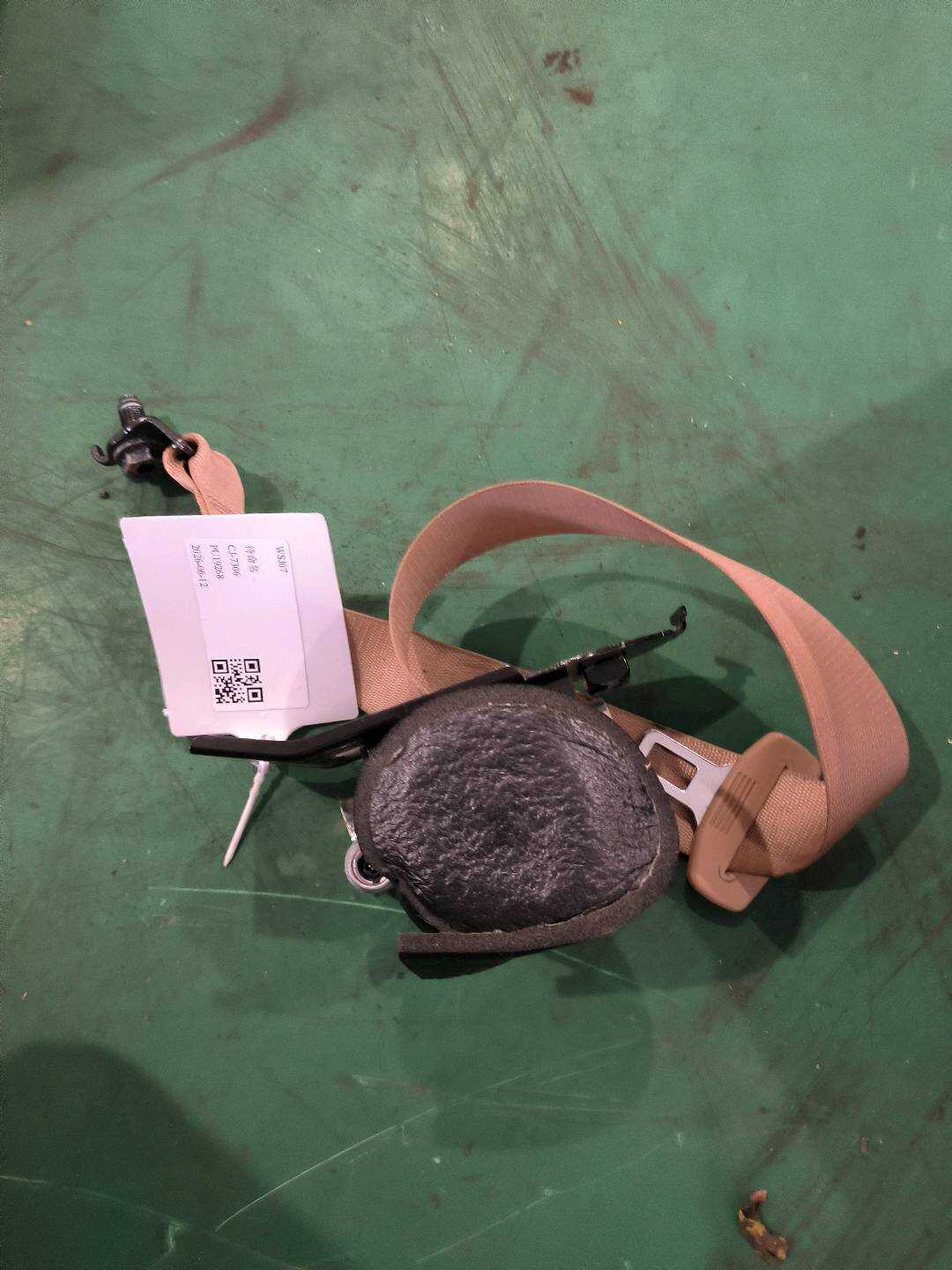 P0009139AH 第二排外侧卷收器总成 右