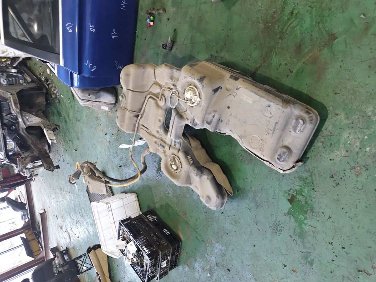 4L0201075B Fuel Tank
