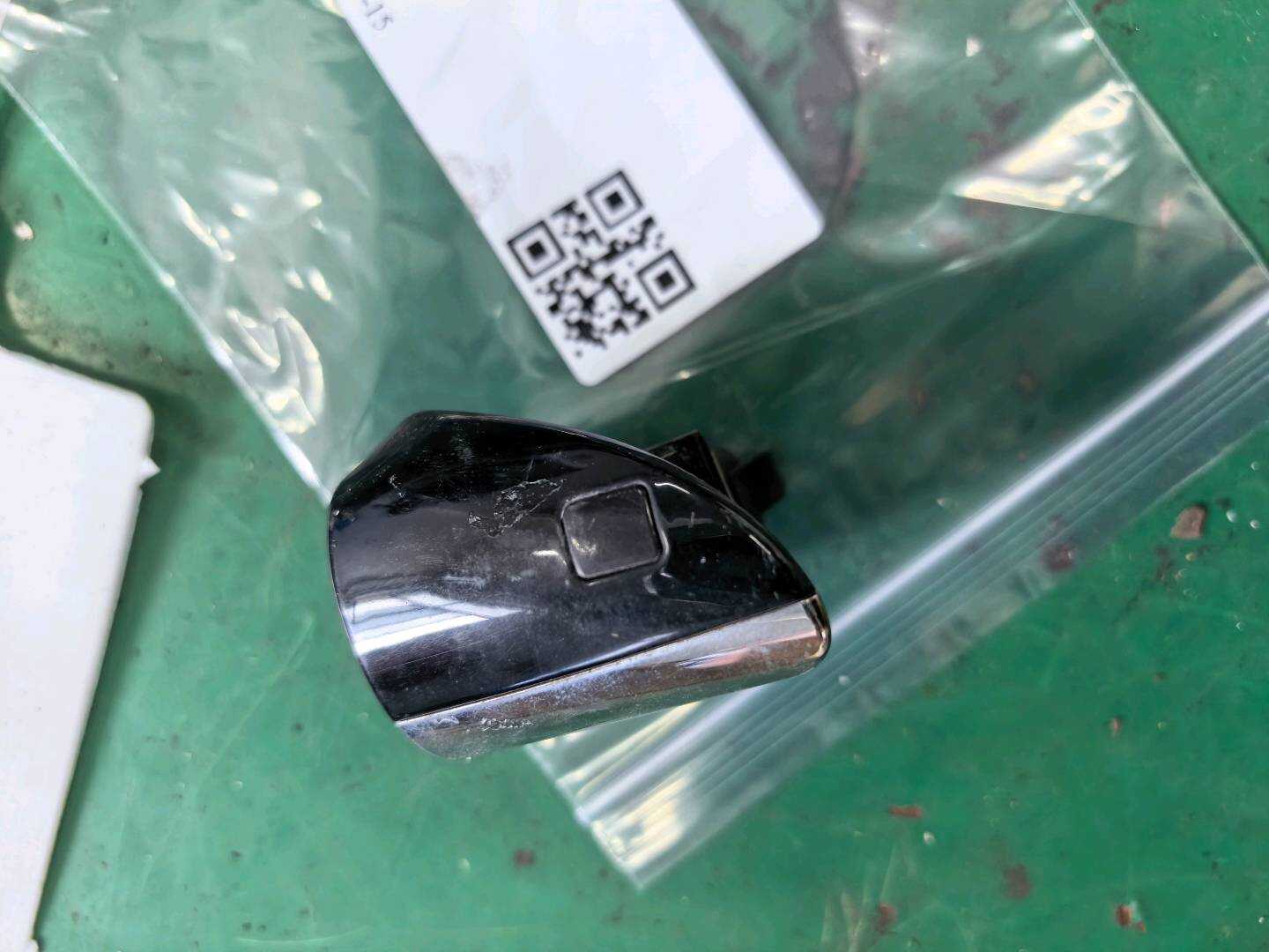 A22076004779040 前门外拉手饰盖(右)
